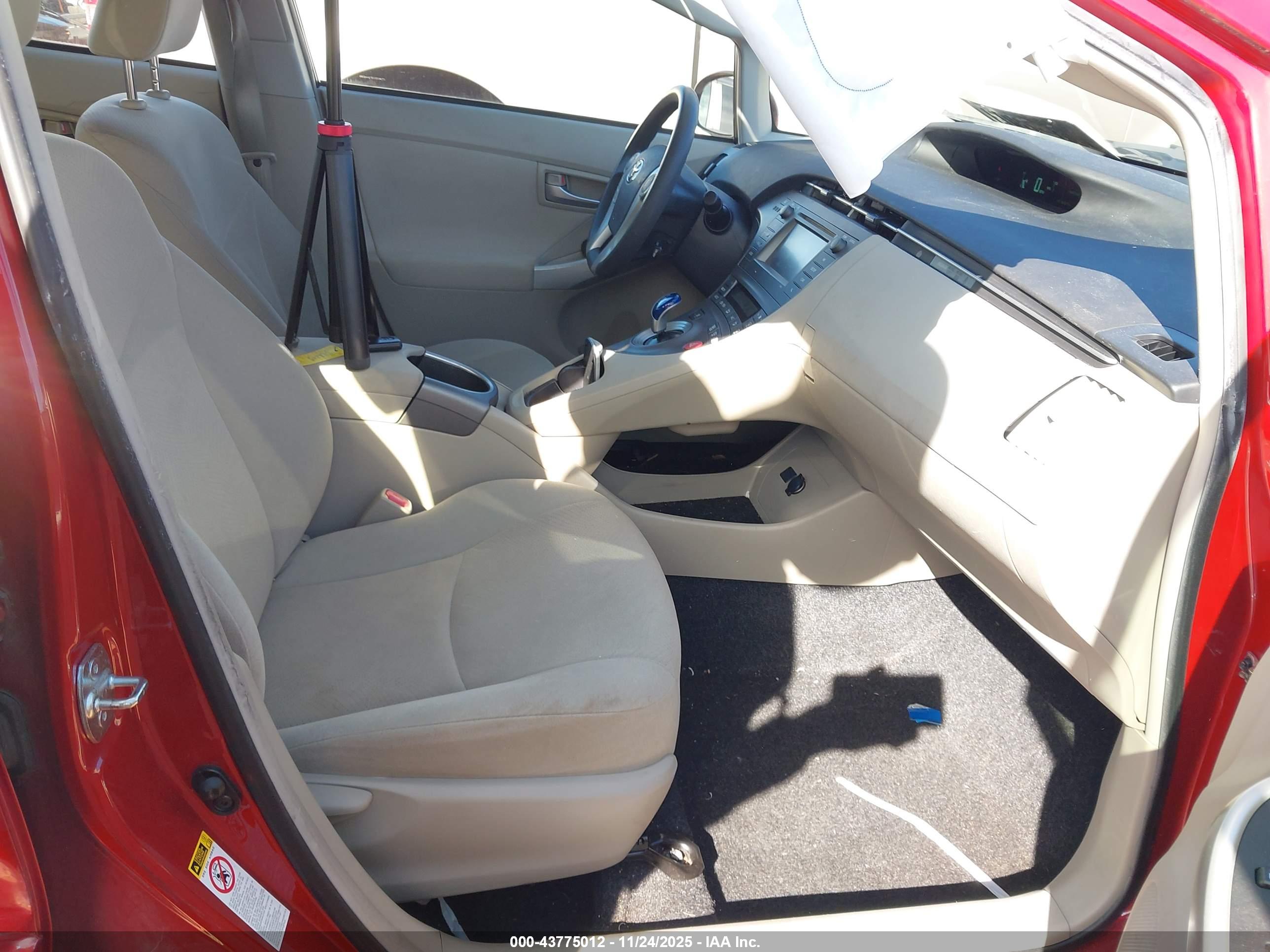 TOYOTA PRIUS image 5