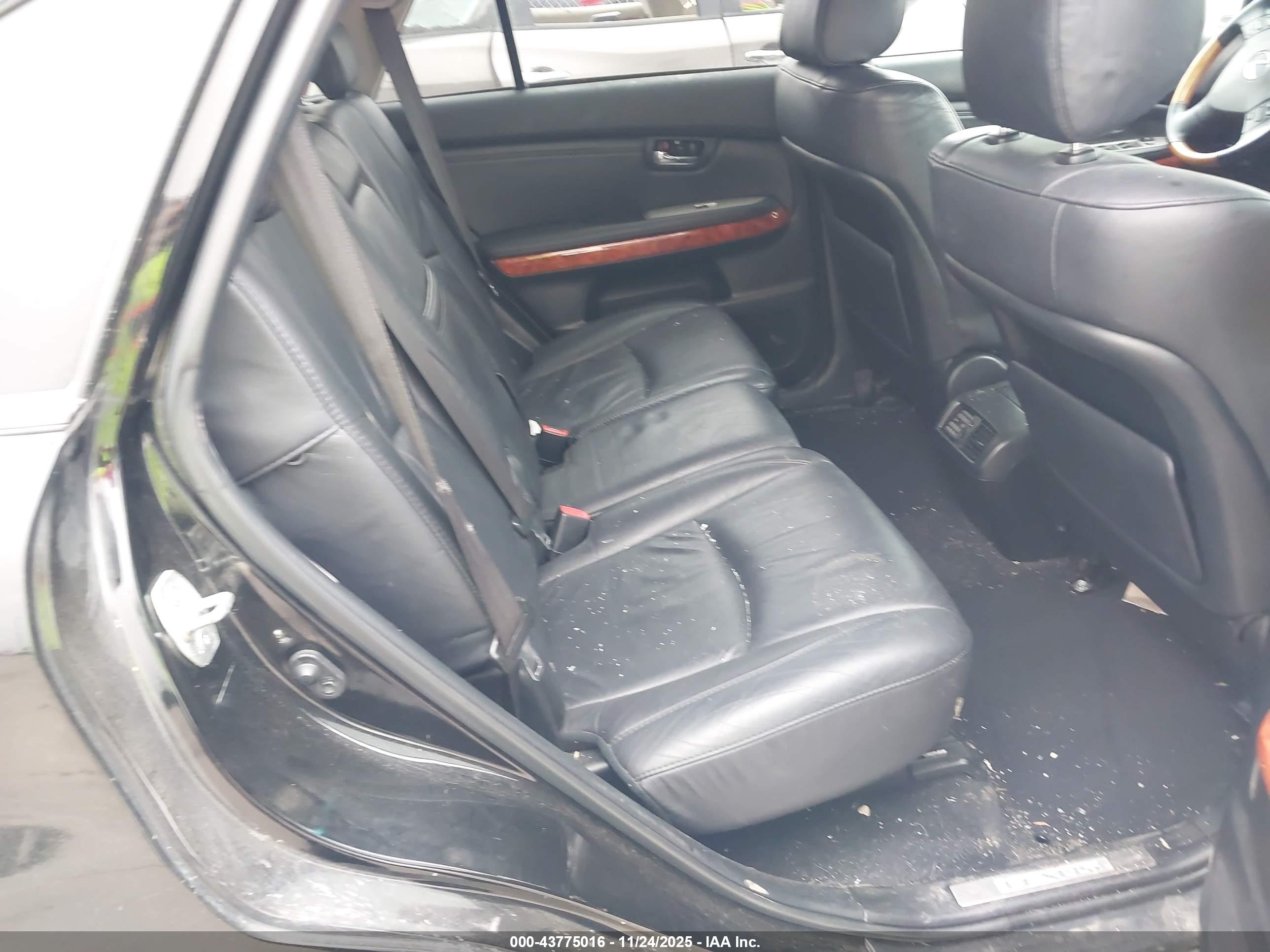 LEXUS RX image 8