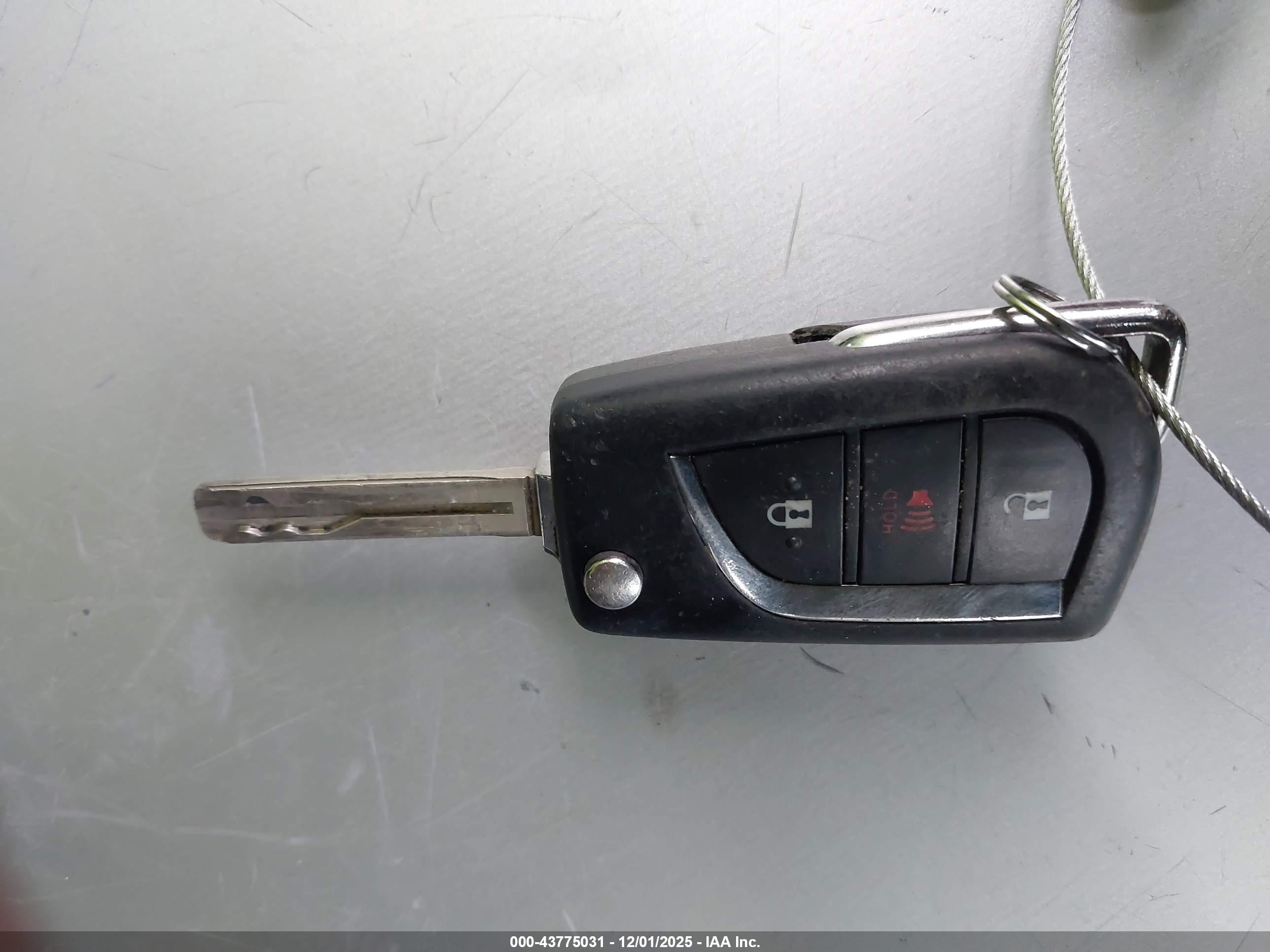 TOYOTA RAV4 image 11