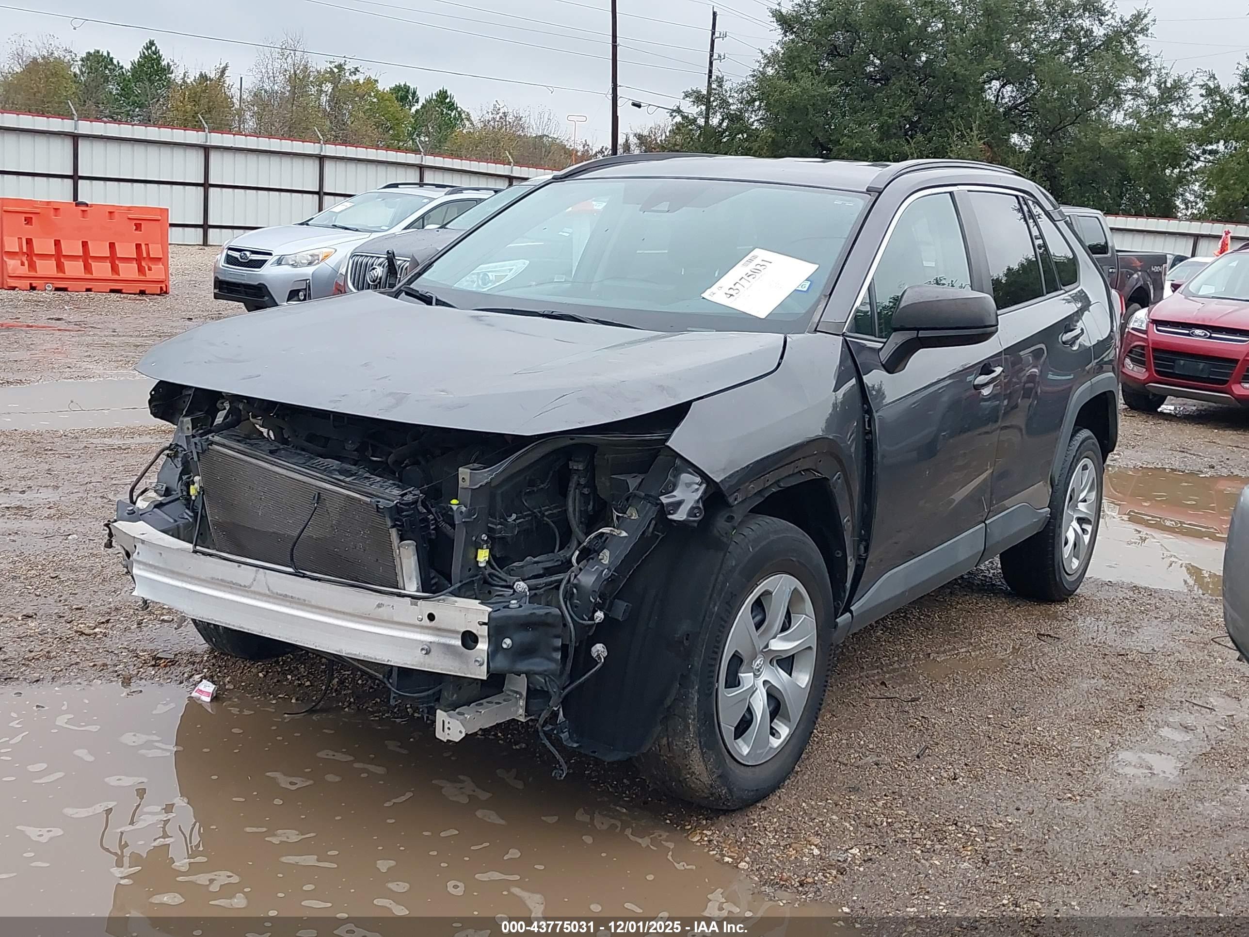 TOYOTA RAV4 image 2