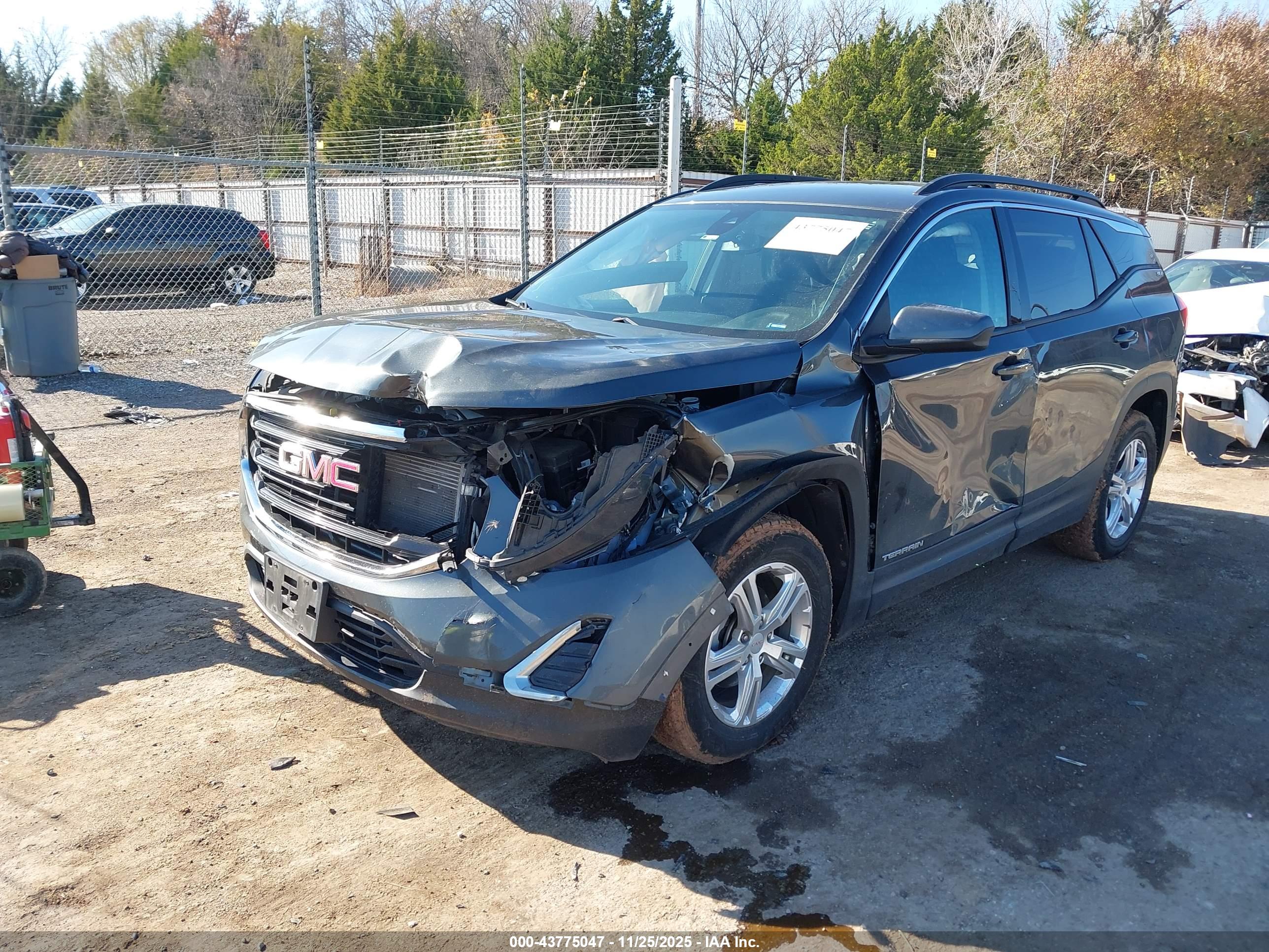 GMC TERRAIN image 2