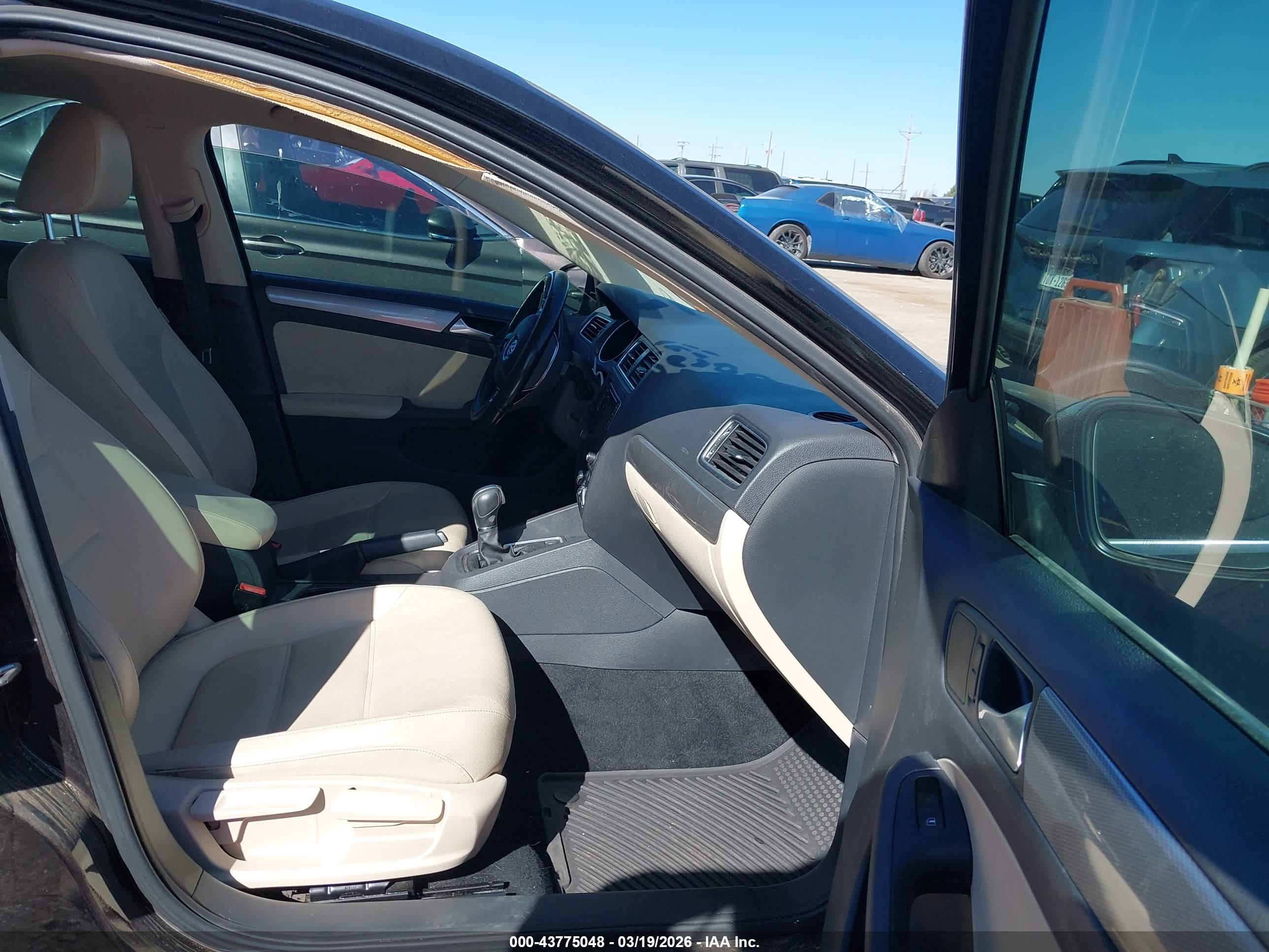 VOLKSWAGEN JETTA image 5