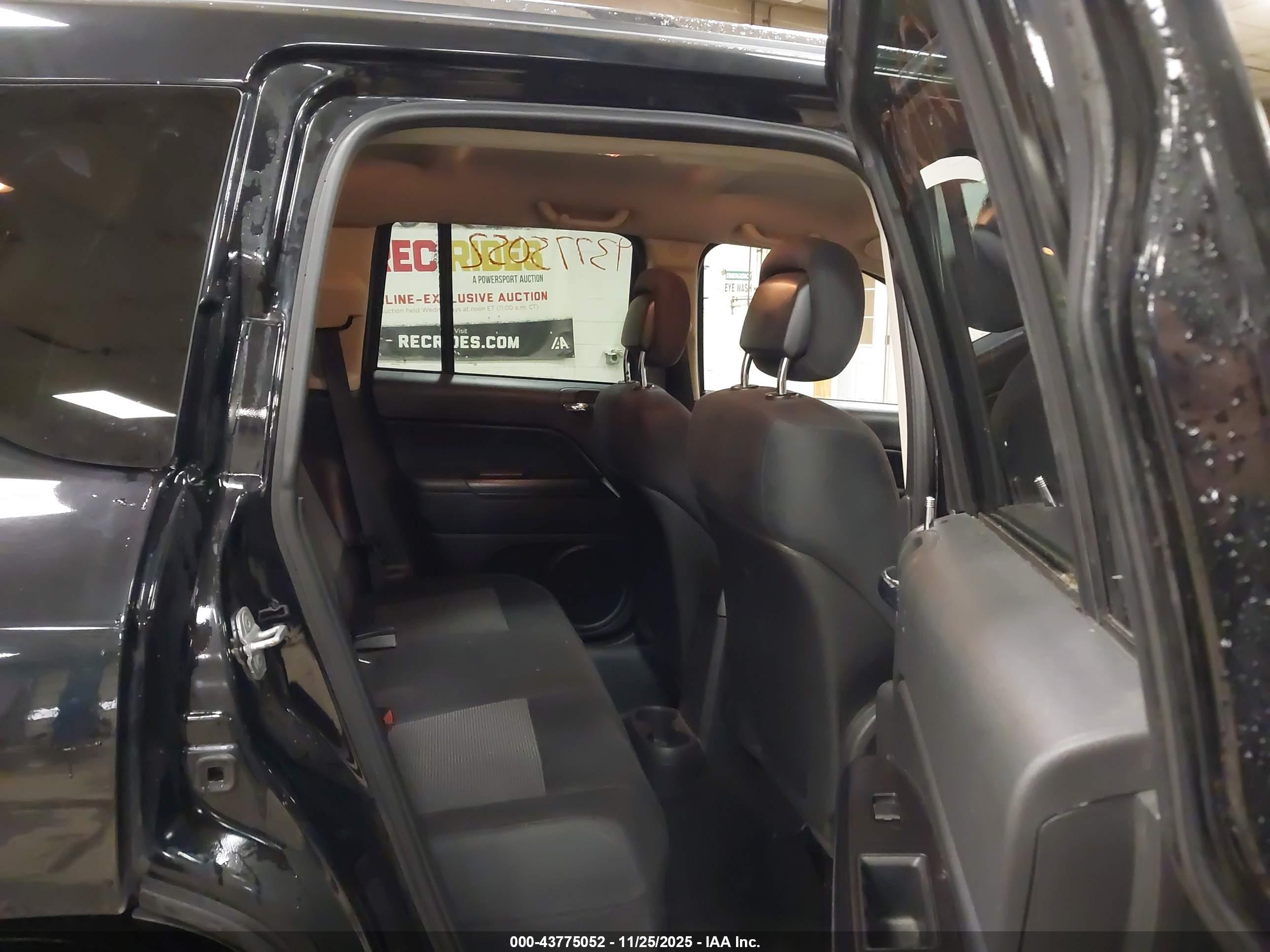 JEEP COMPASS image 8