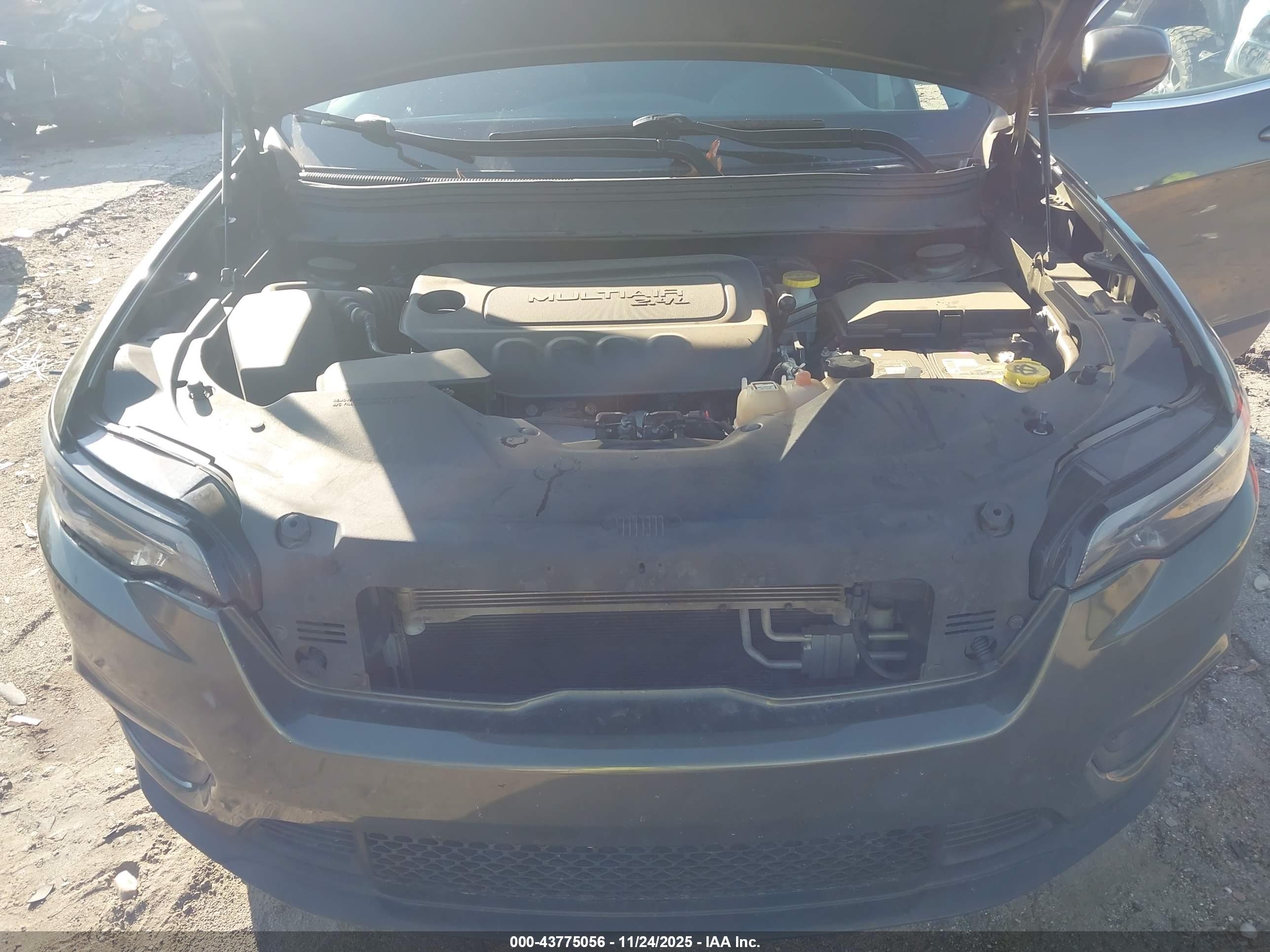 JEEP CHEROKEE image 10