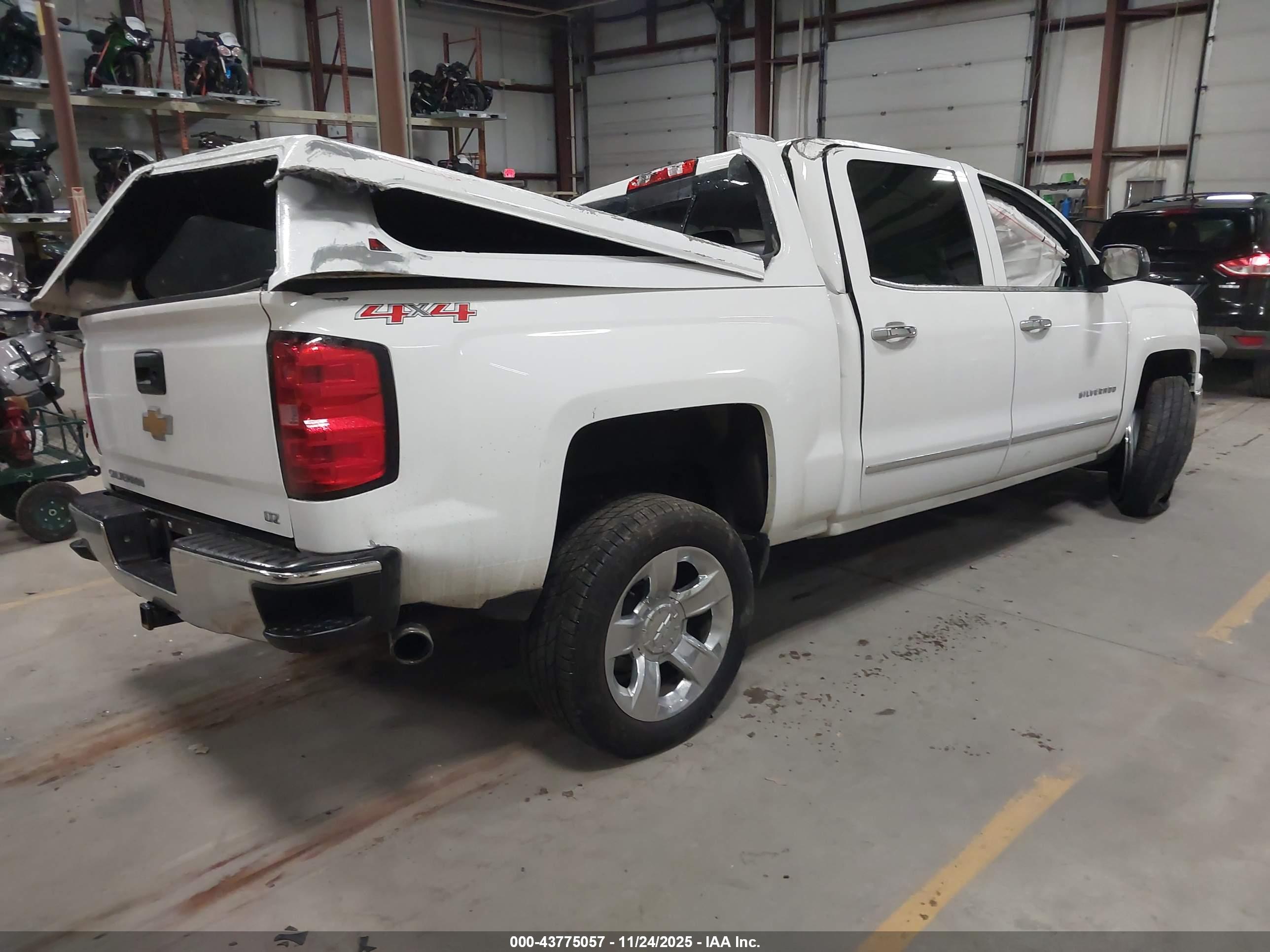CHEVROLET SILVERADO image 4