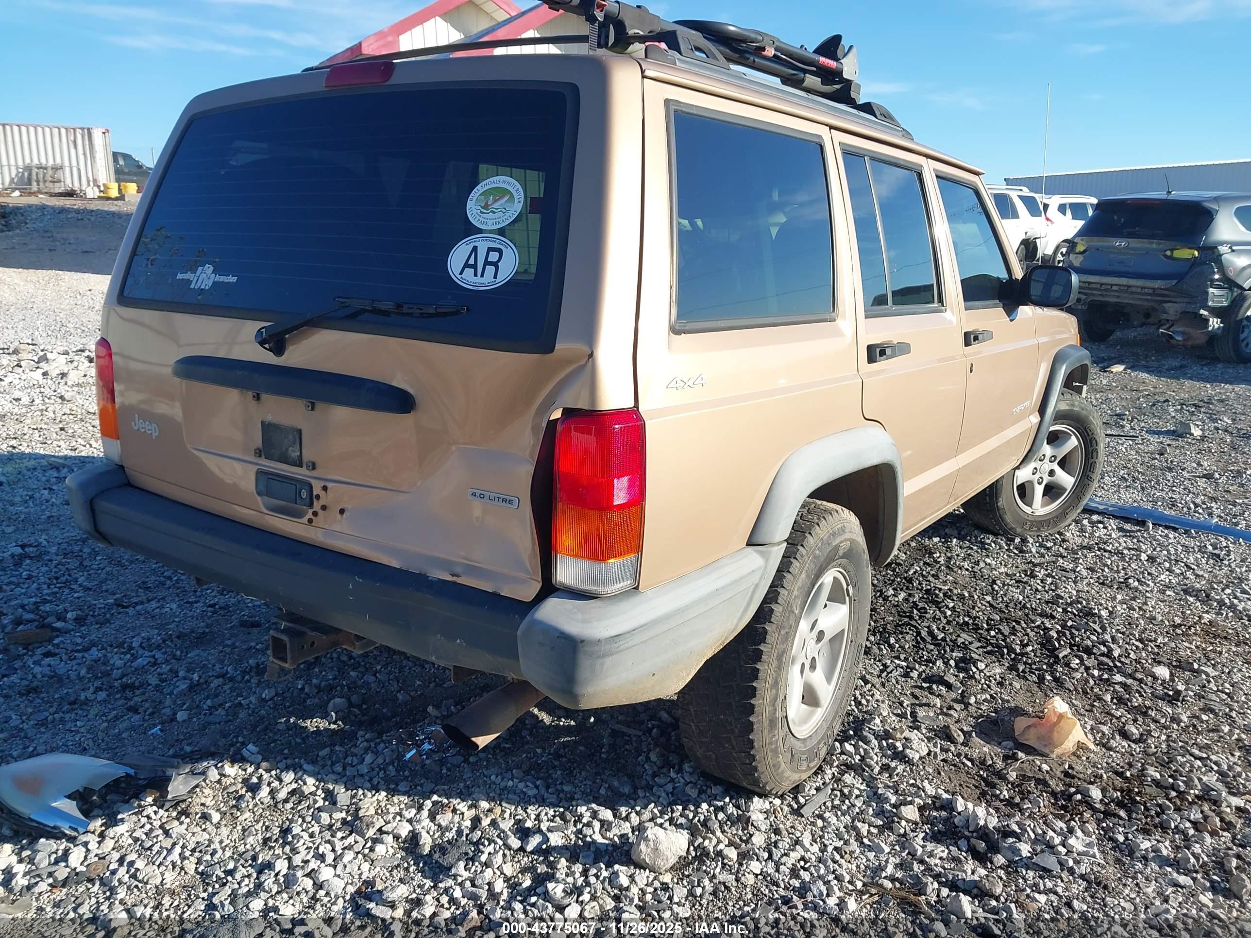 JEEP CHEROKEE image 4
