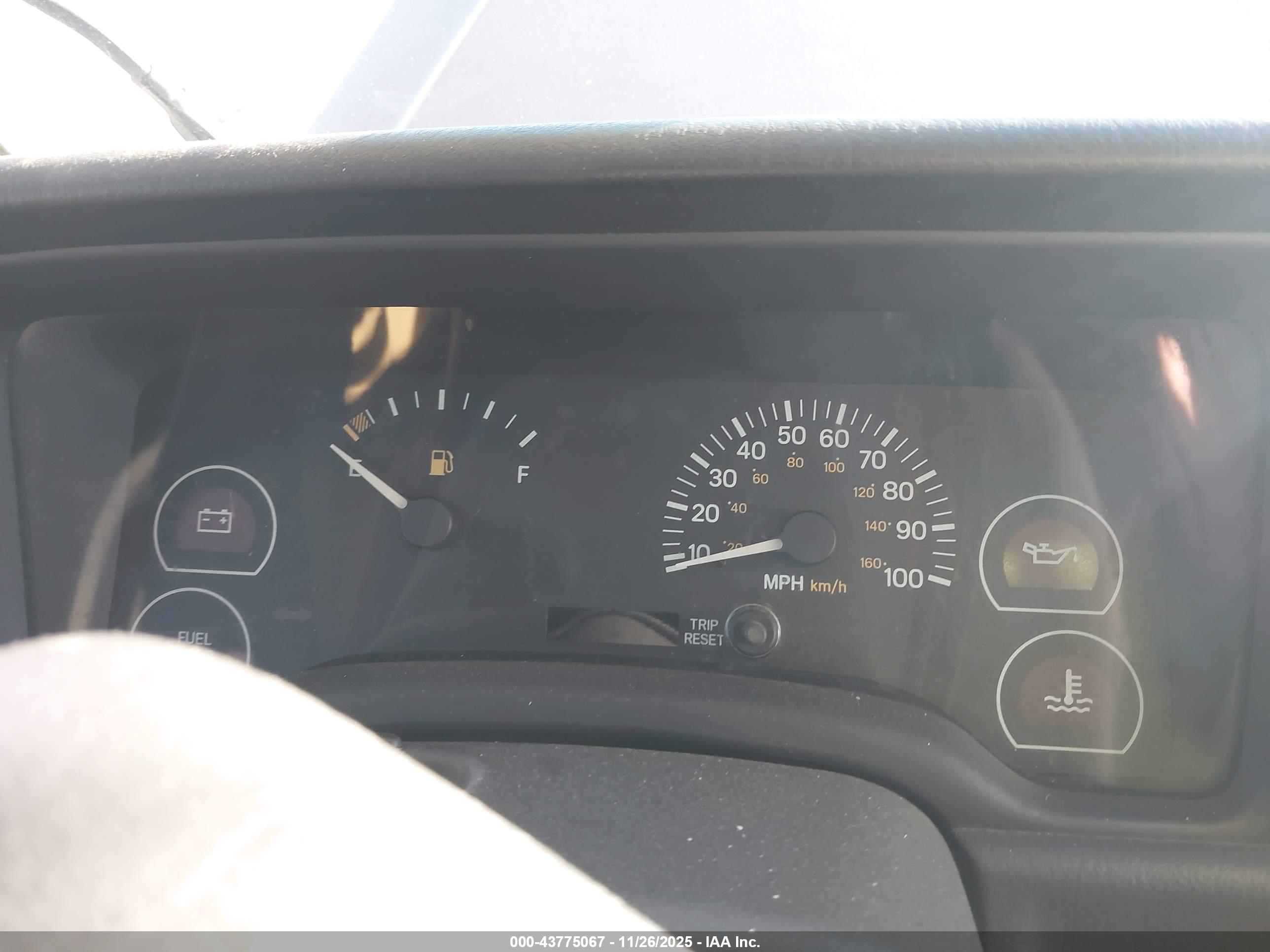JEEP CHEROKEE image 7
