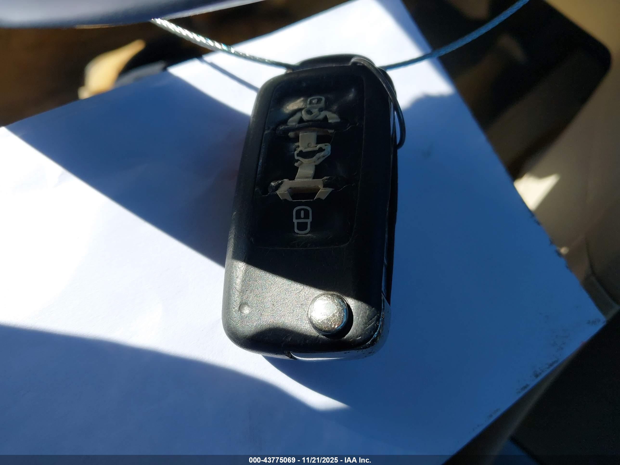 VOLKSWAGEN PASSAT image 11