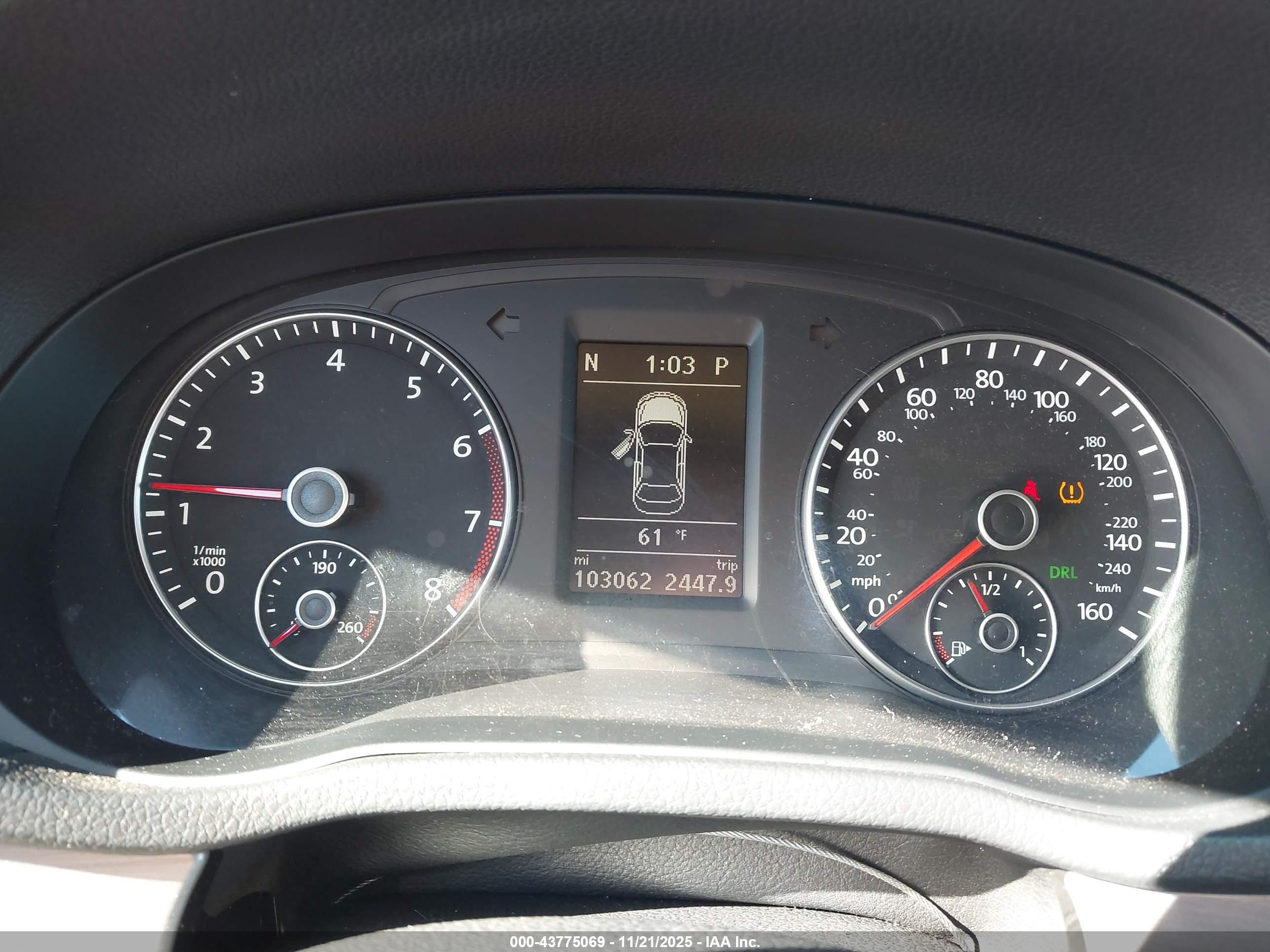 VOLKSWAGEN PASSAT image 7