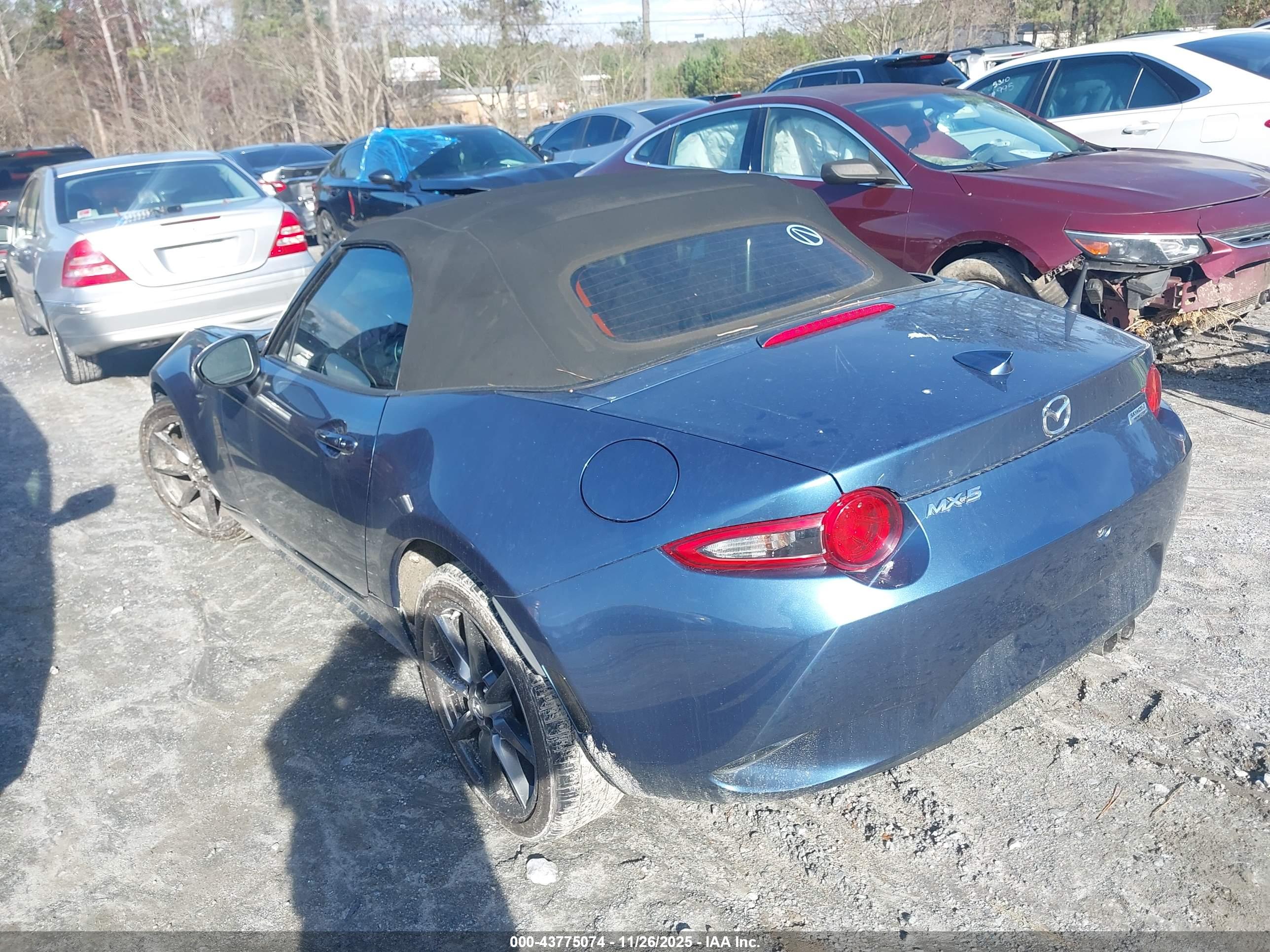 MAZDA MX-5 image 3
