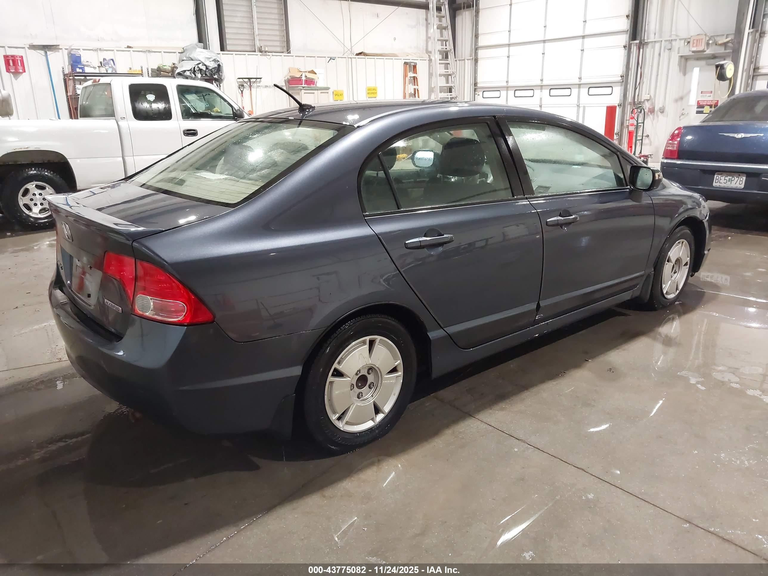 HONDA CIVIC image 4