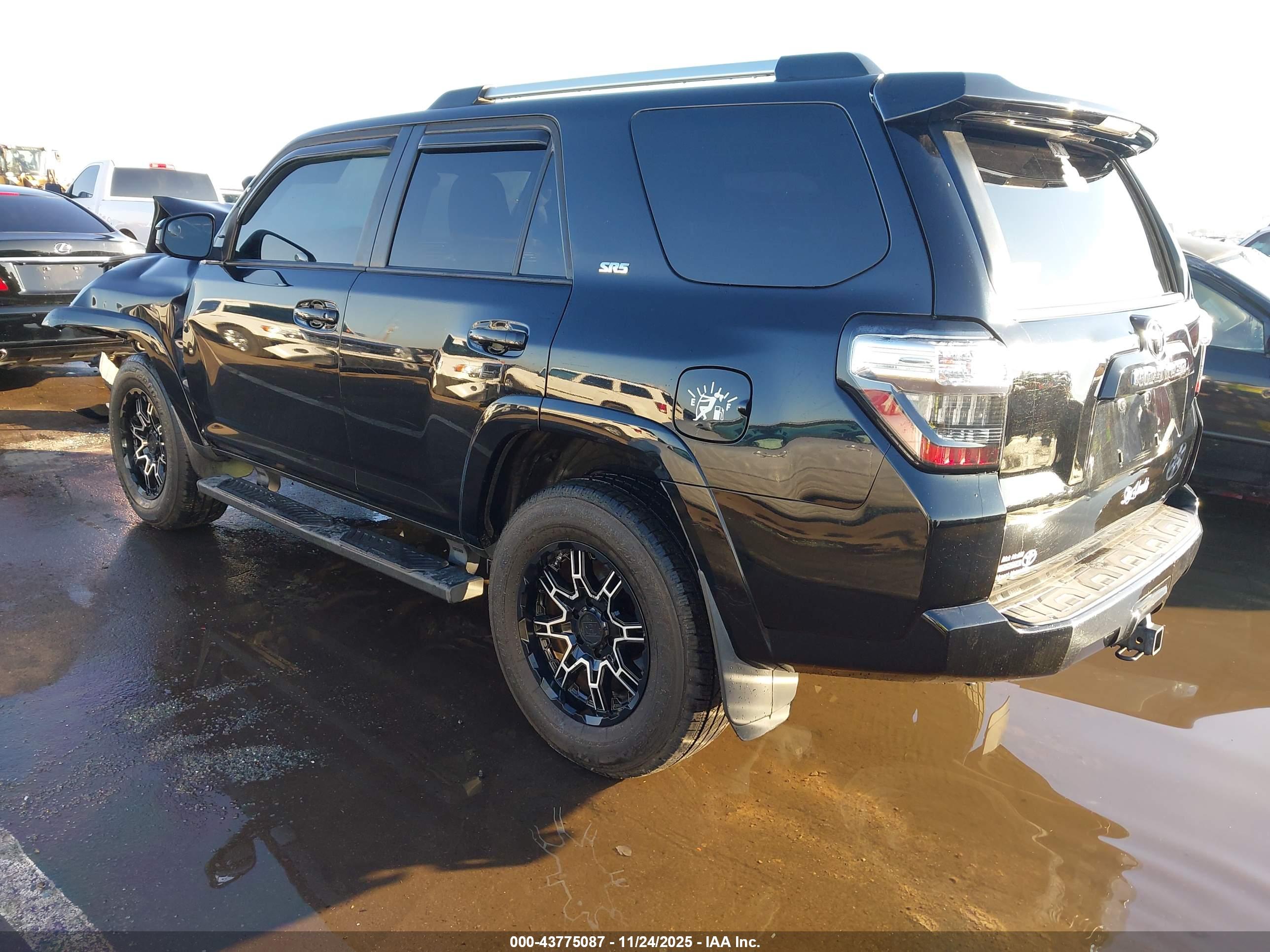 TOYOTA 4RUNNER image 3
