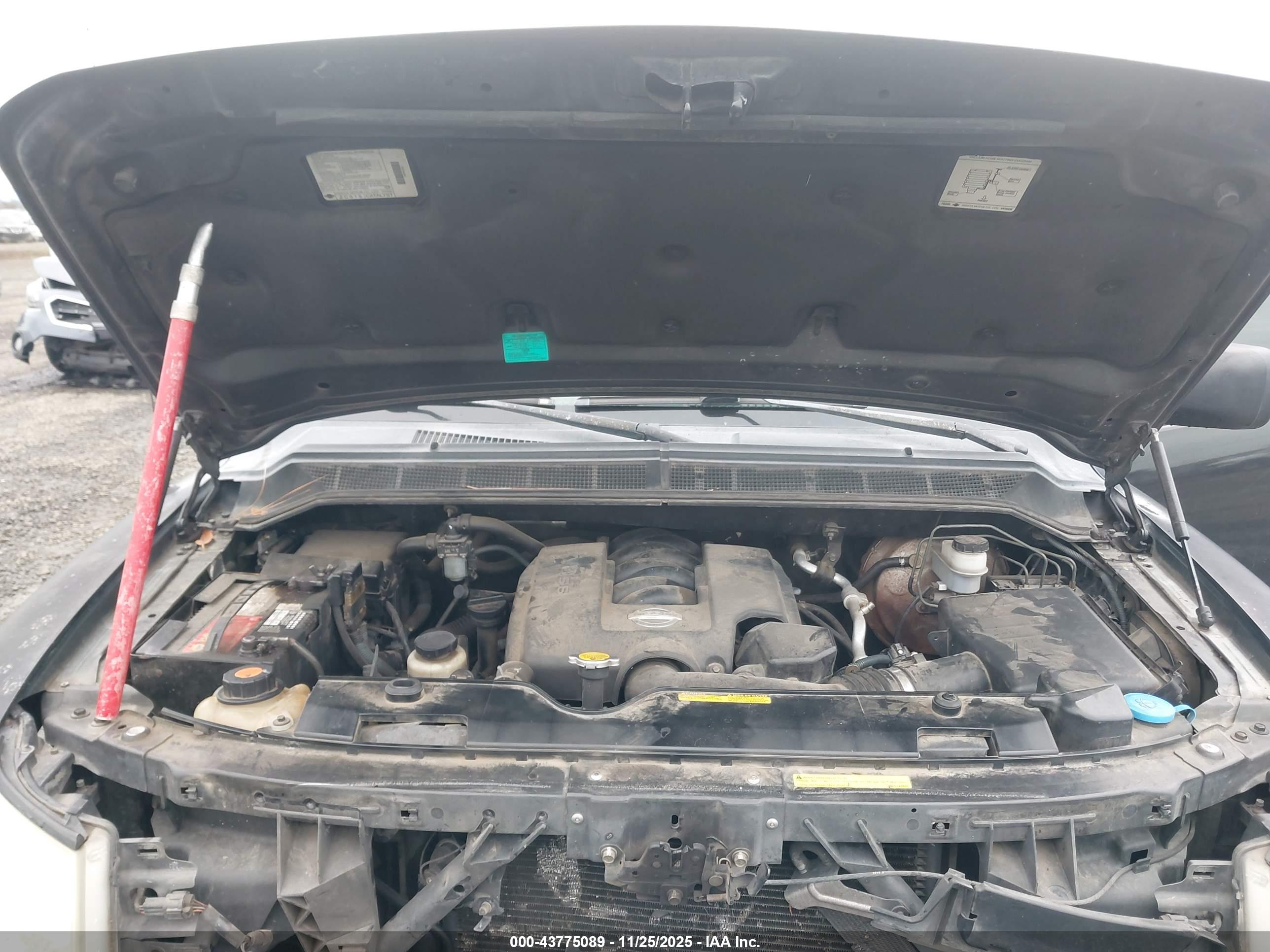 NISSAN TITAN image 10