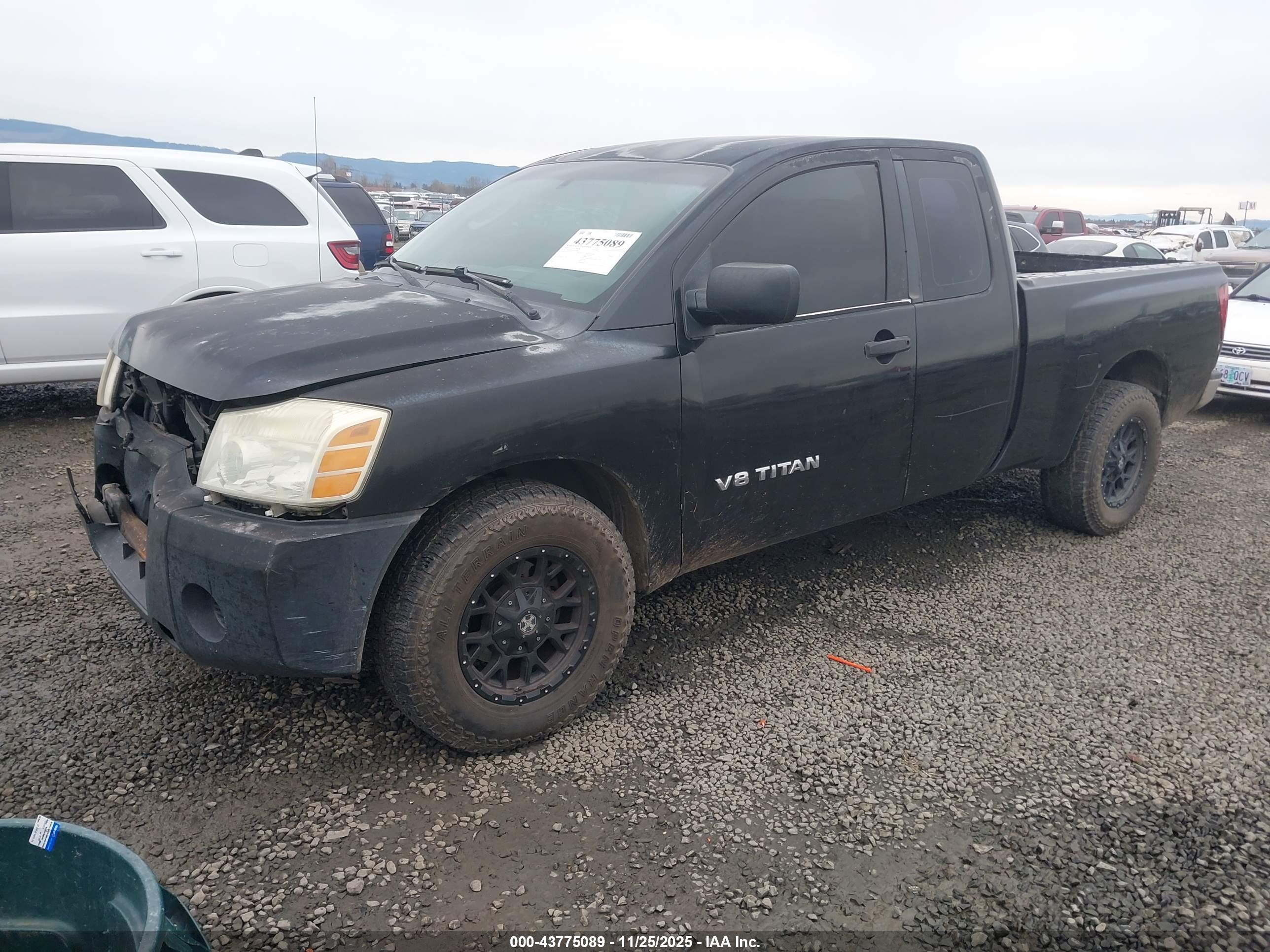 NISSAN TITAN image 2