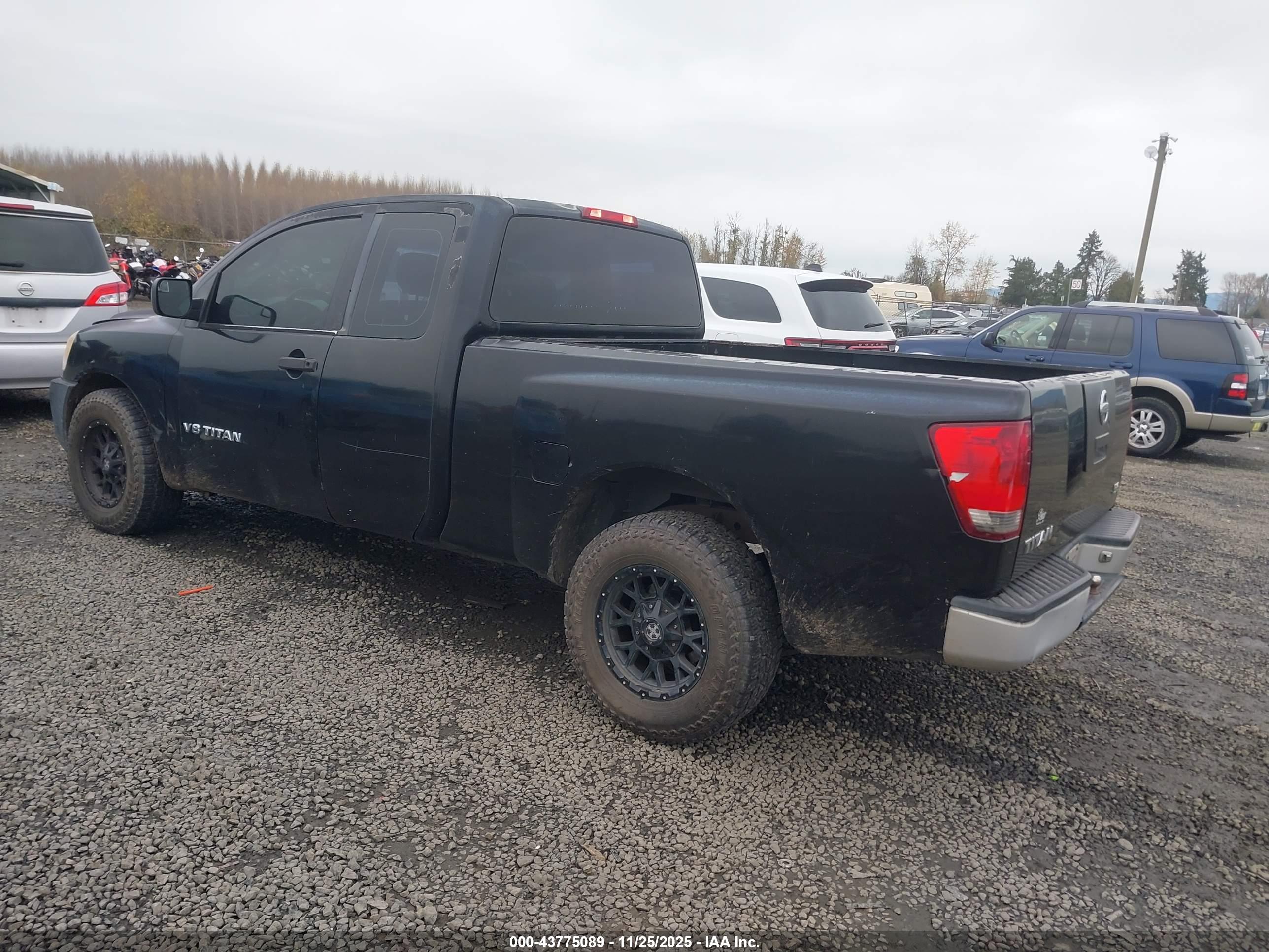 NISSAN TITAN image 3