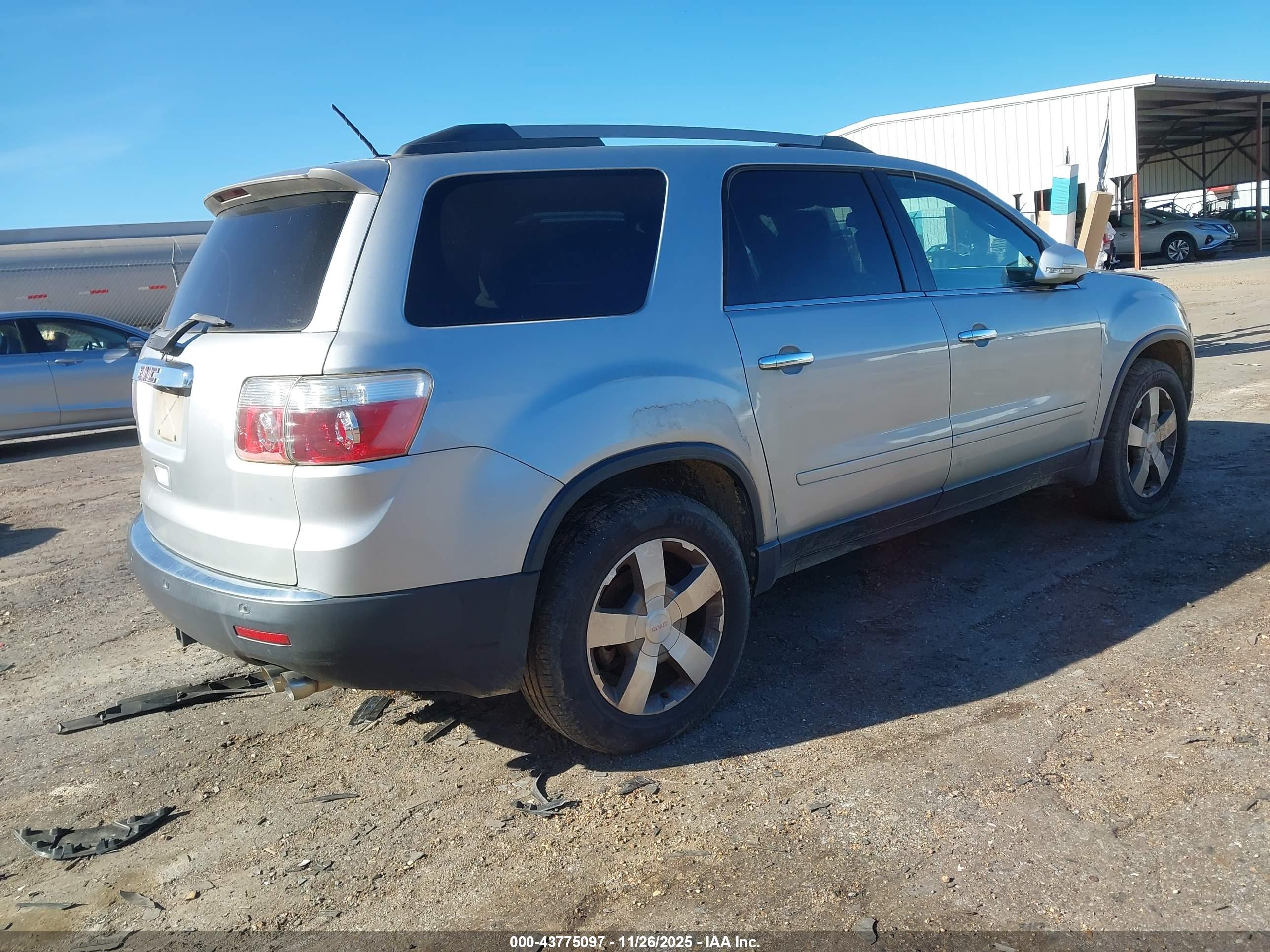 GMC ACADIA image 4