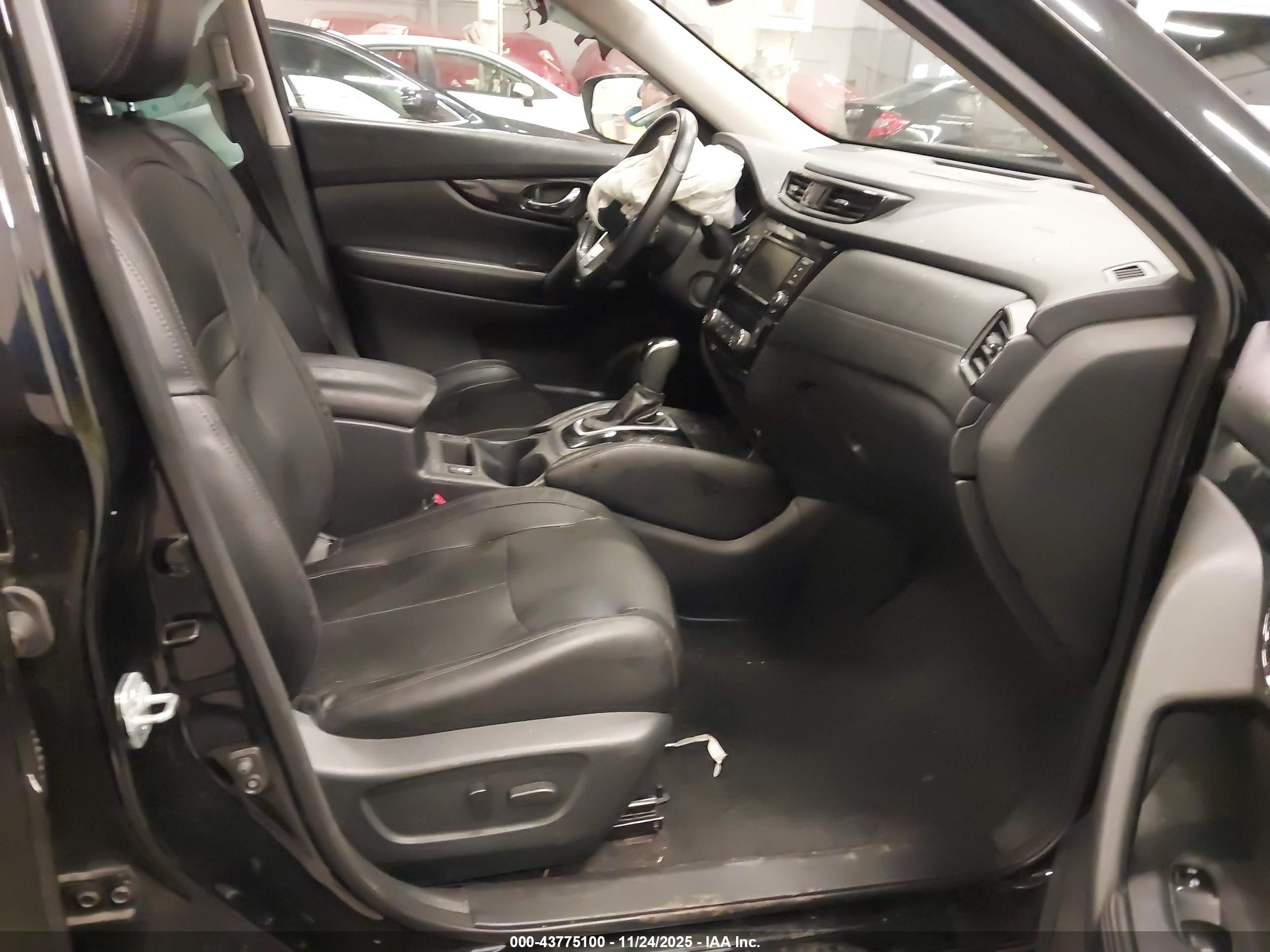 NISSAN ROGUE image 5