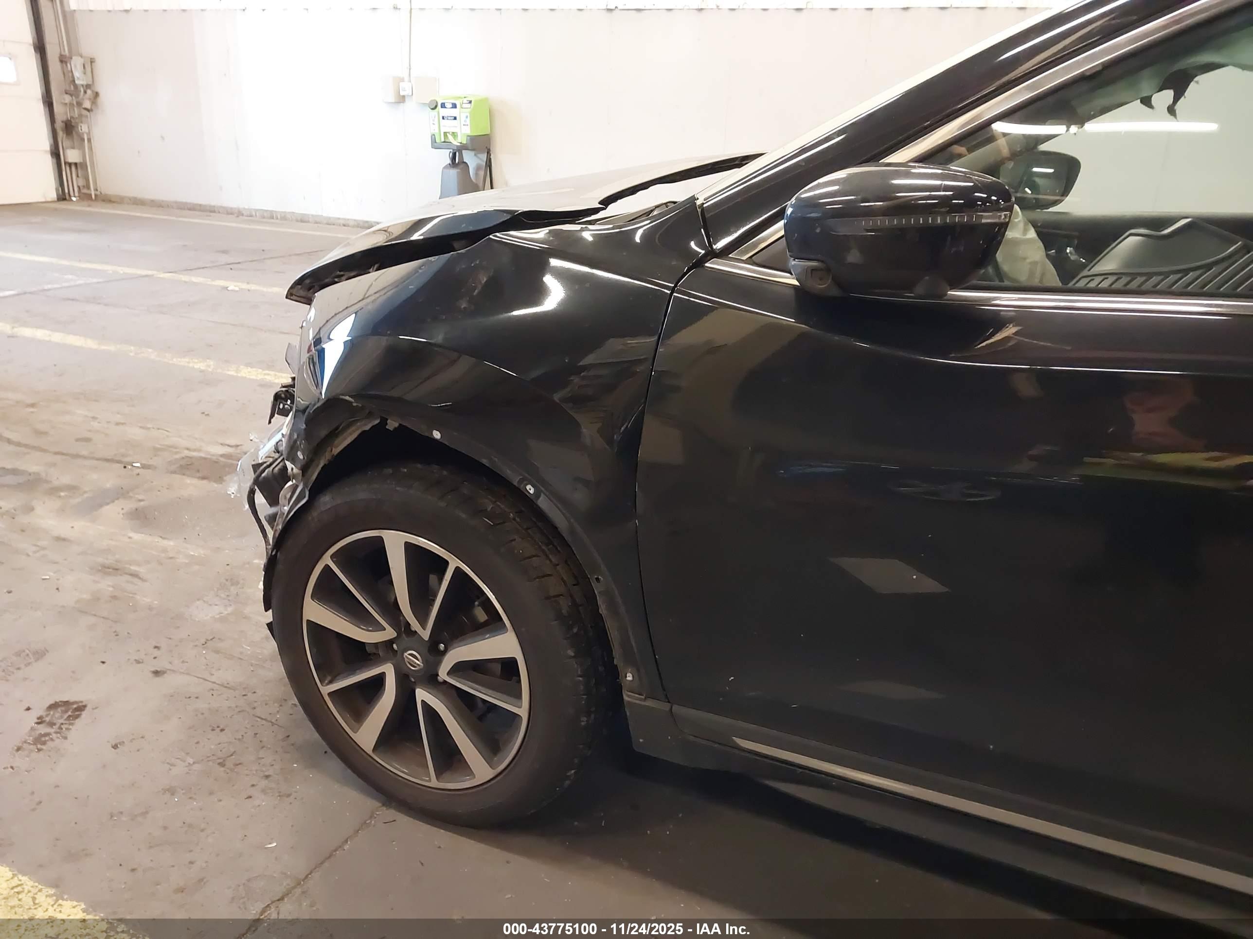 NISSAN ROGUE image 6