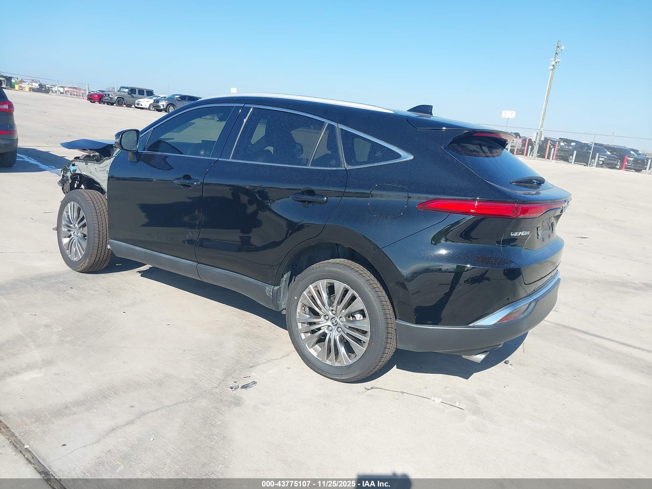 TOYOTA VENZA image 3