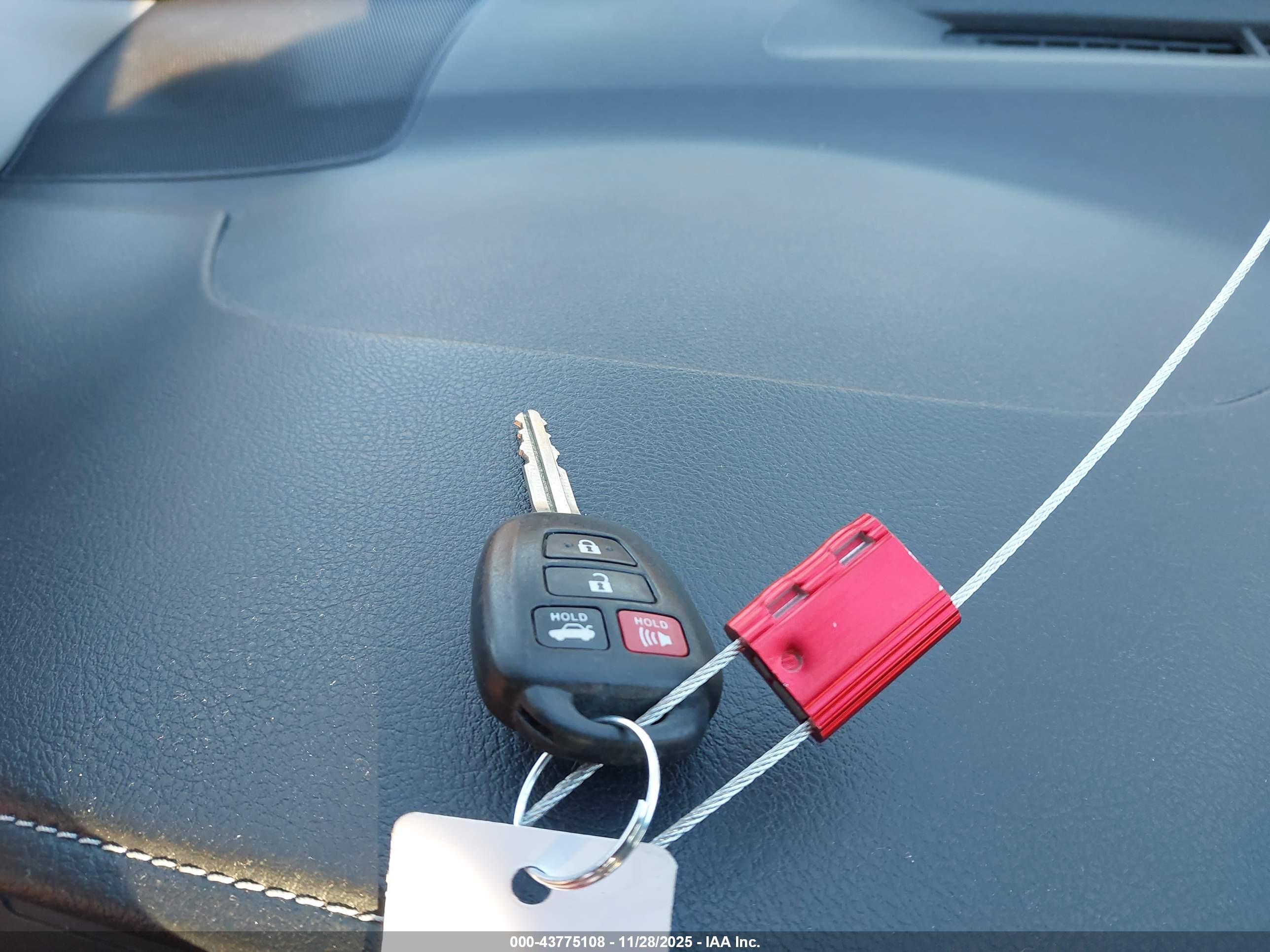 TOYOTA CAMRY image 11
