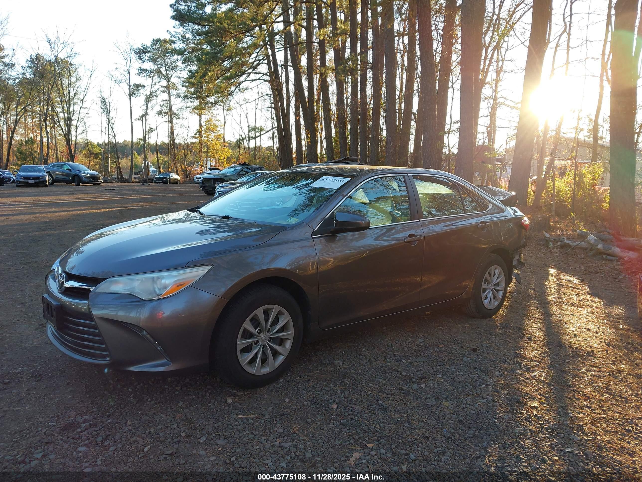 TOYOTA CAMRY image 2