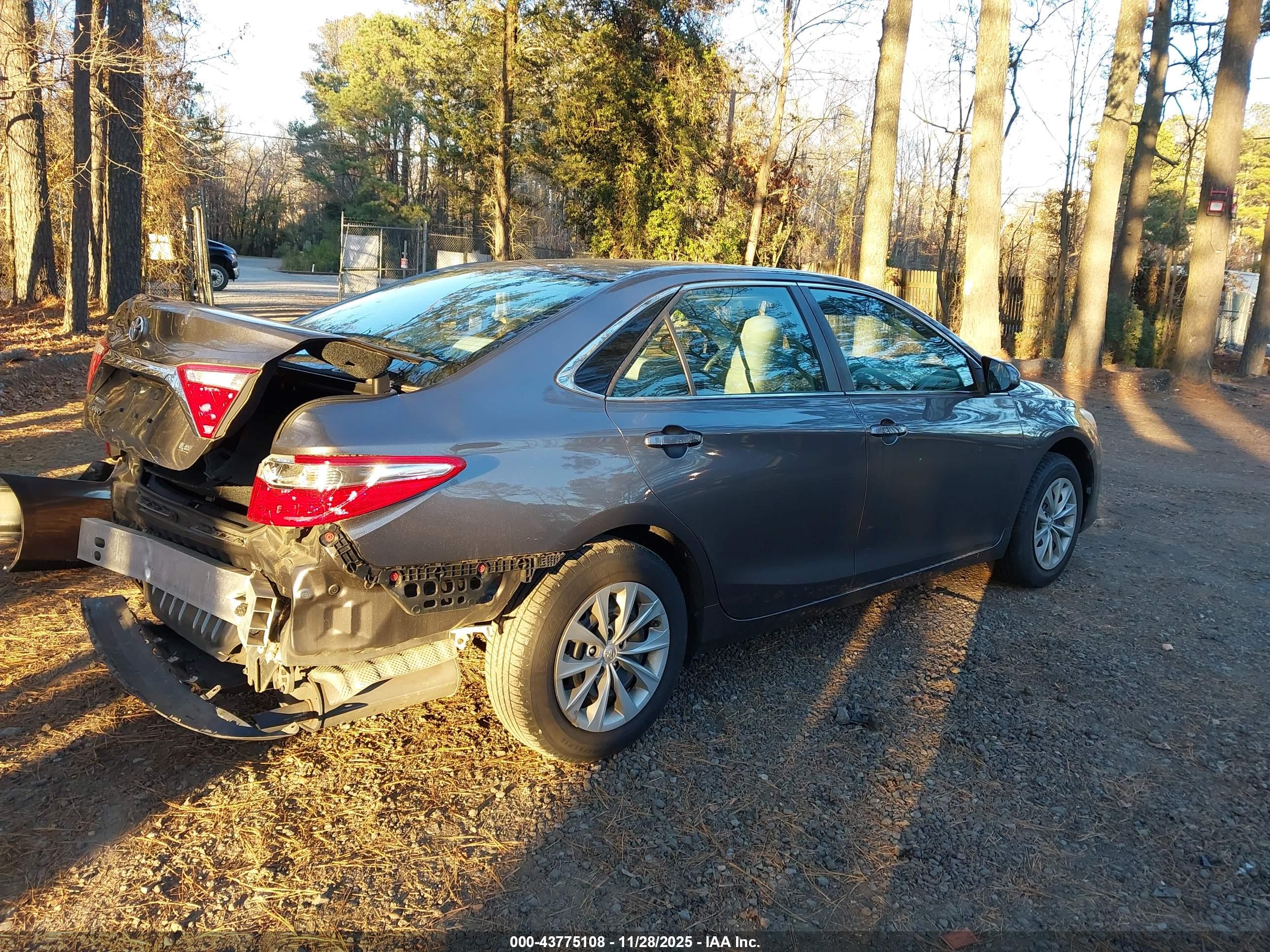 TOYOTA CAMRY image 4