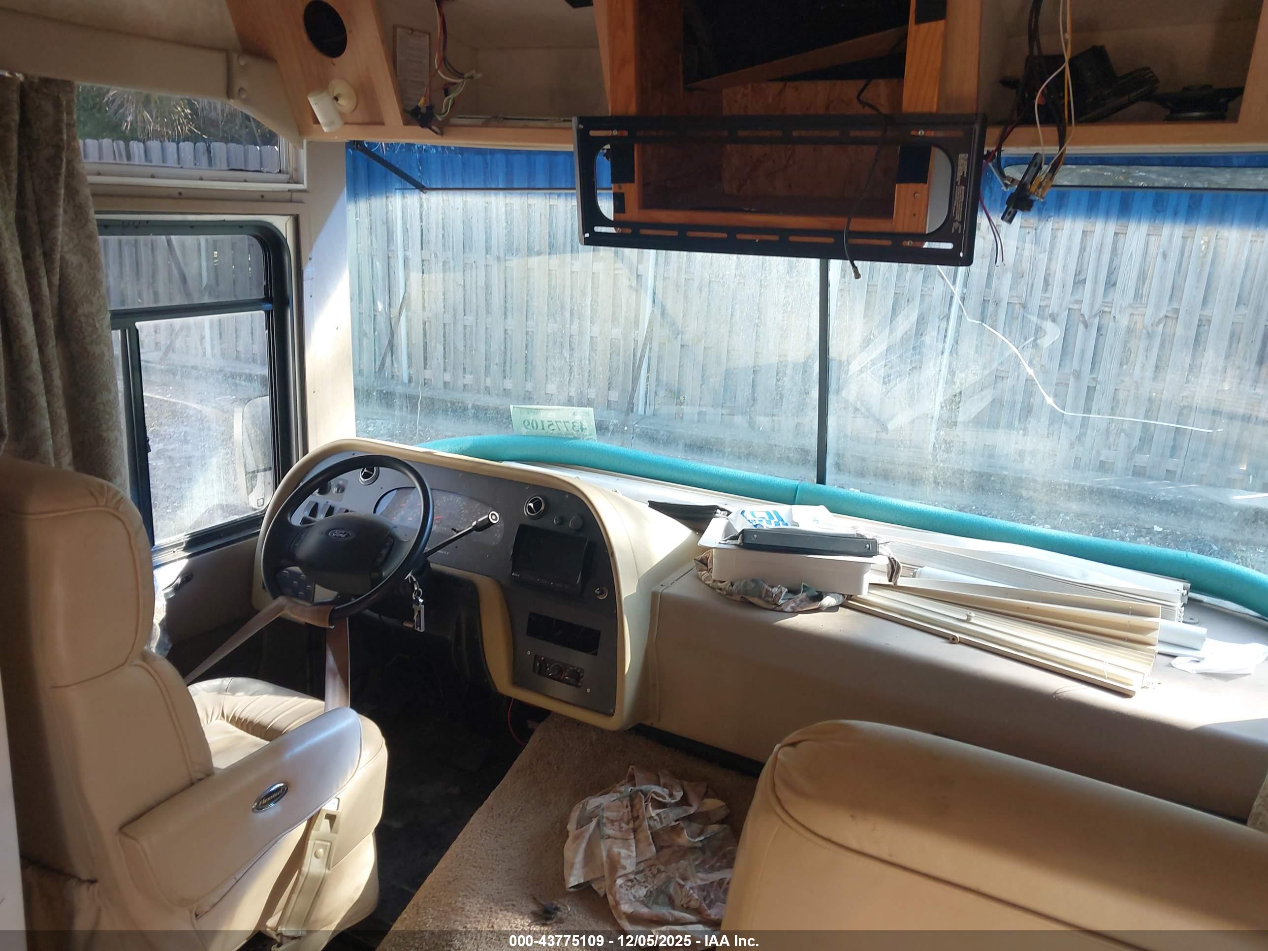 FORD F550 image 5