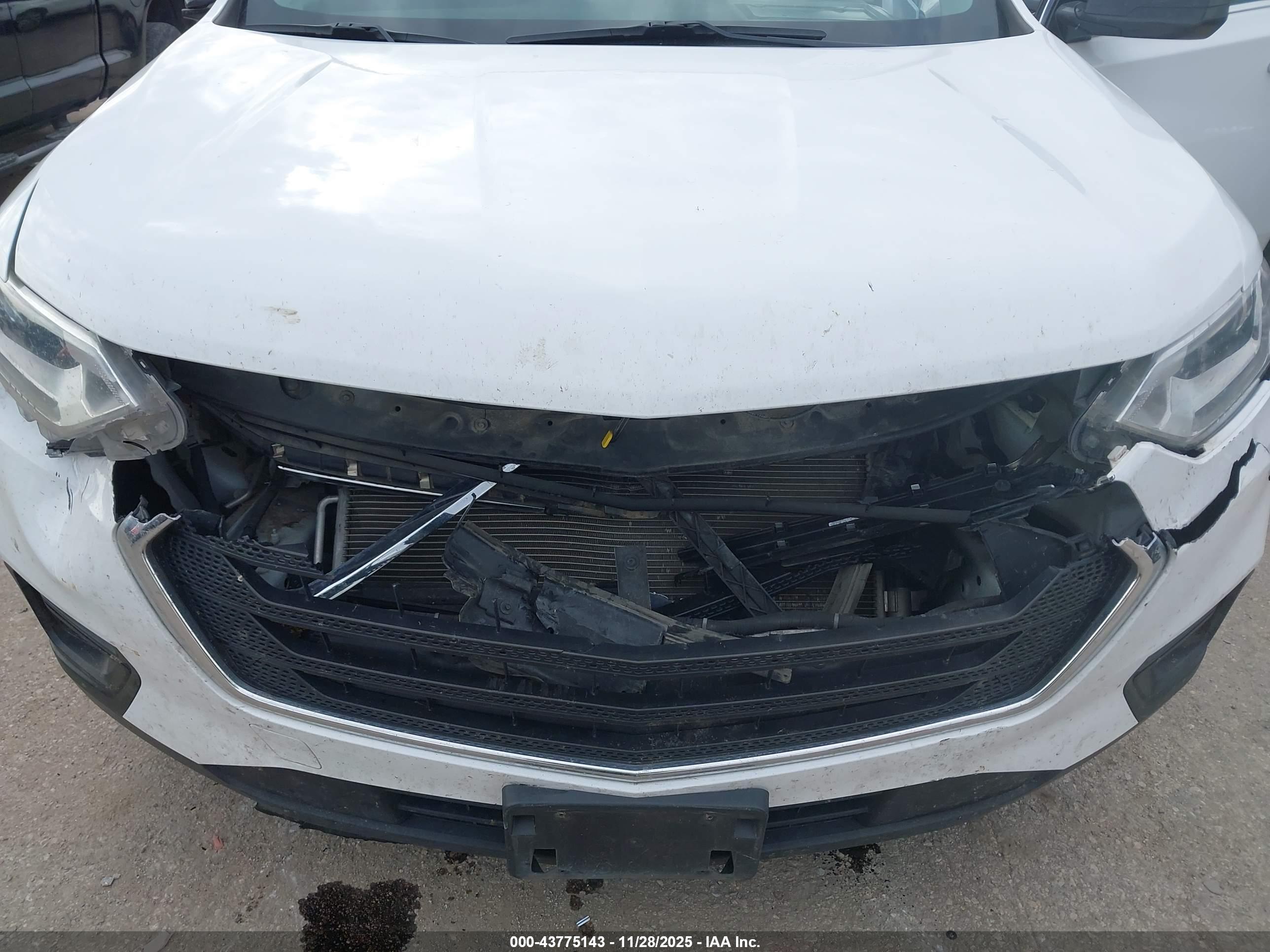 CHEVROLET TRAVERSE image 6