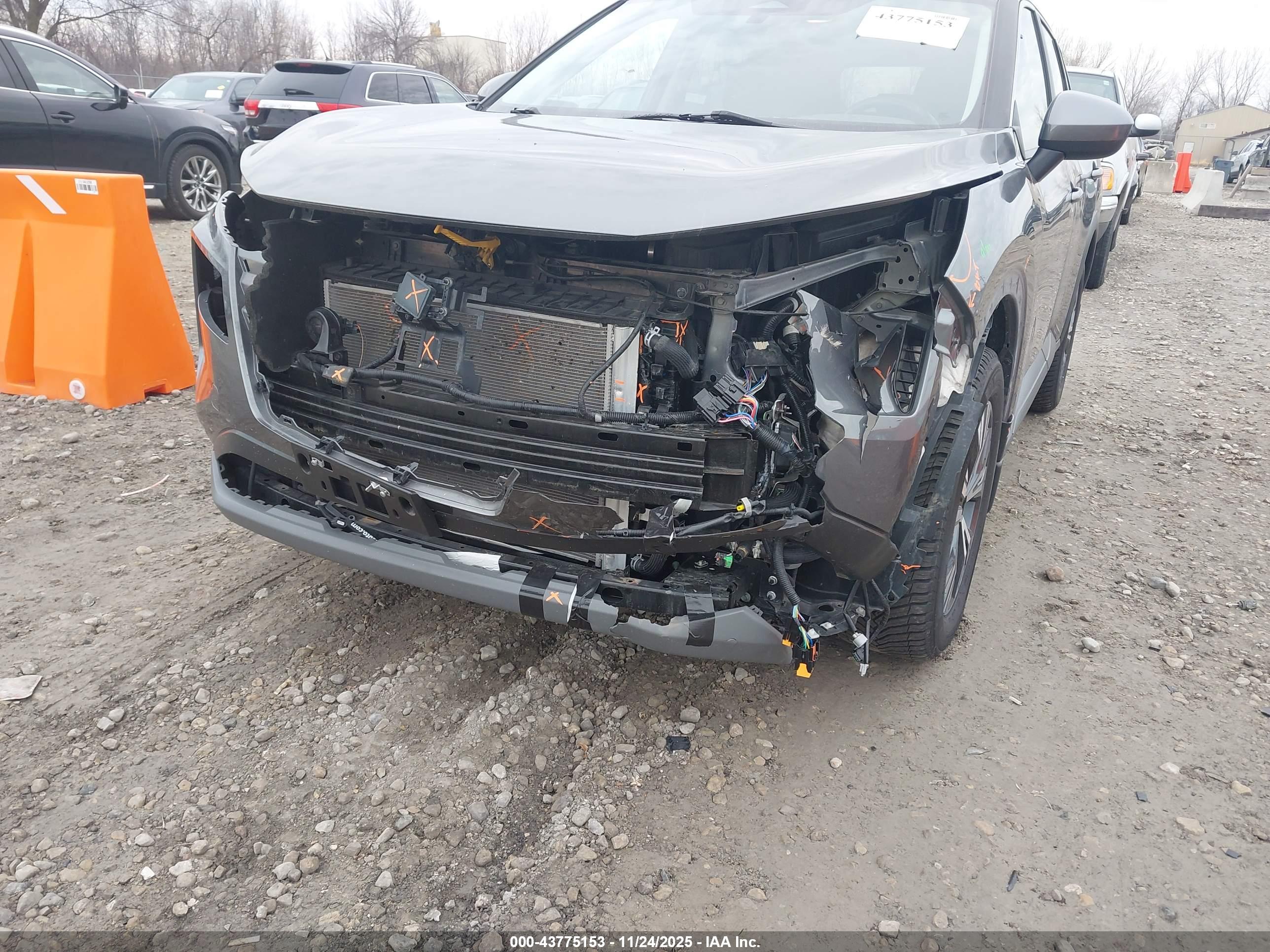 NISSAN ROGUE image 6