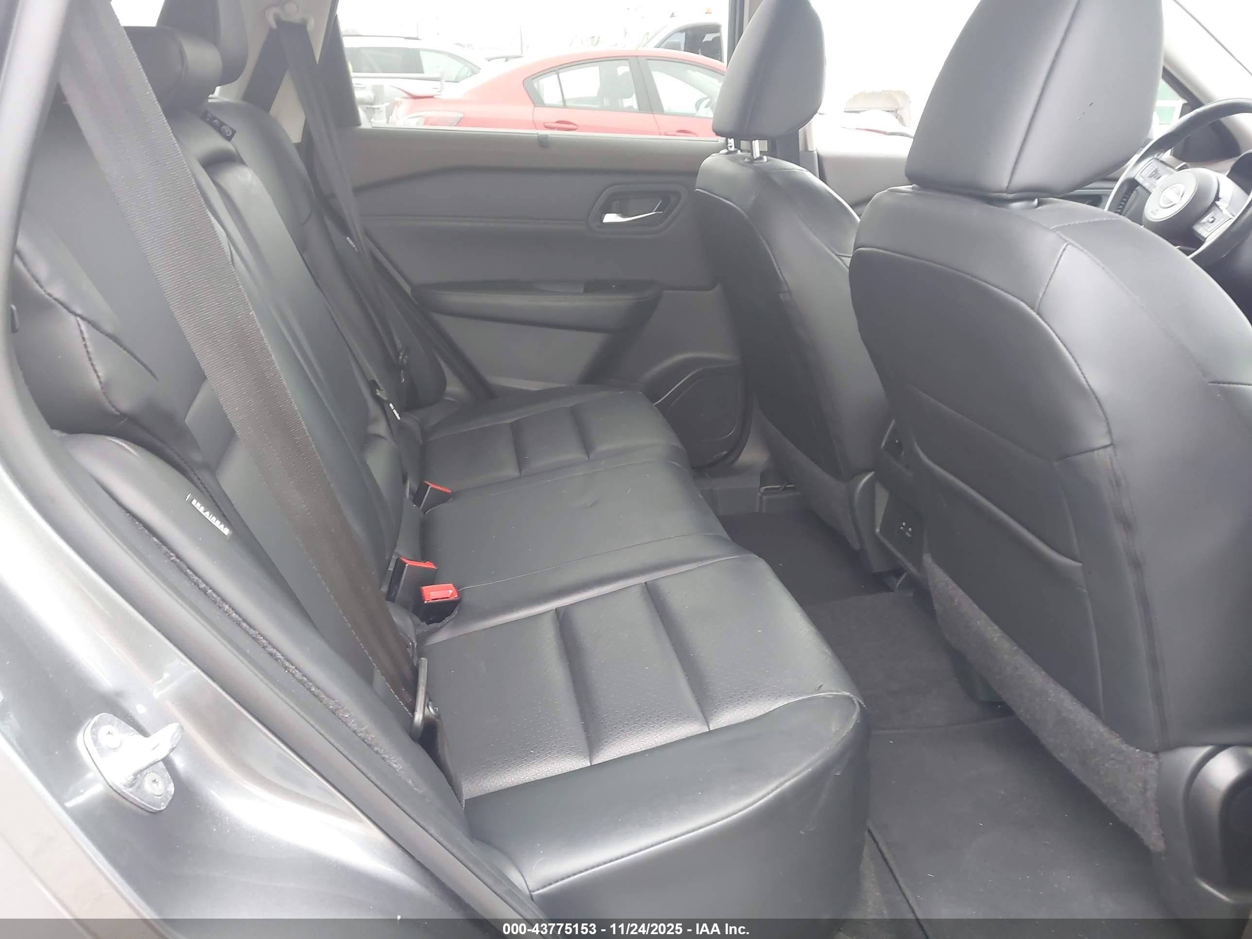NISSAN ROGUE image 8