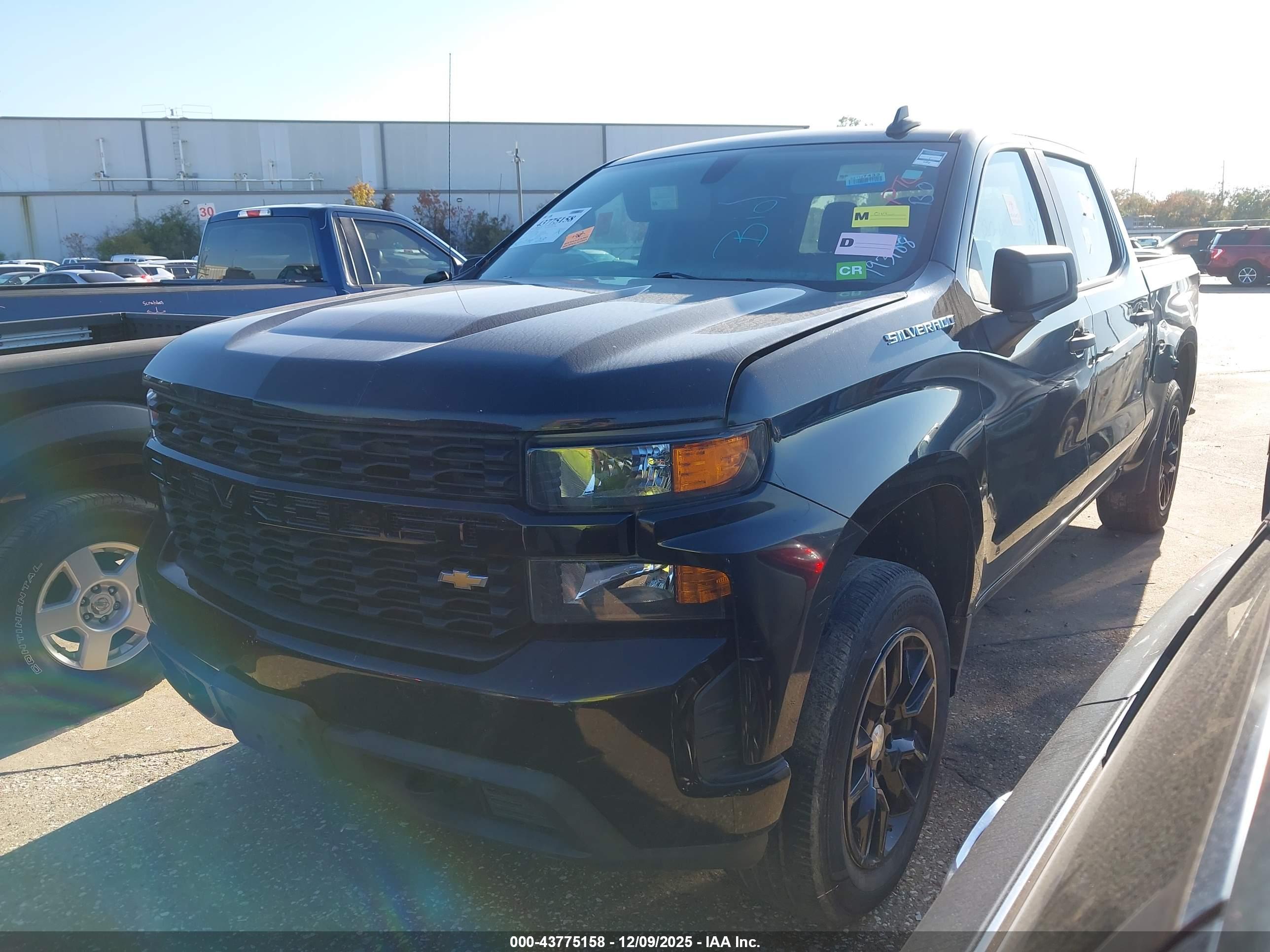 CHEVROLET SILVERADO image 2