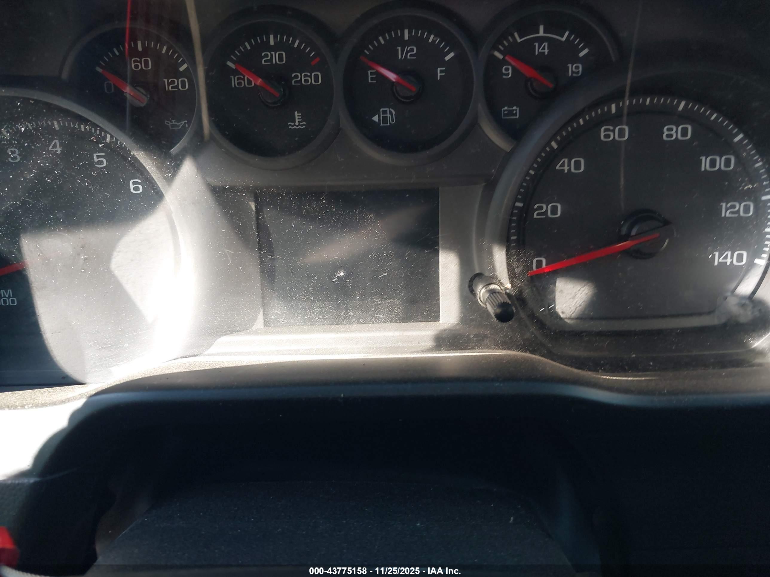 CHEVROLET SILVERADO image 7