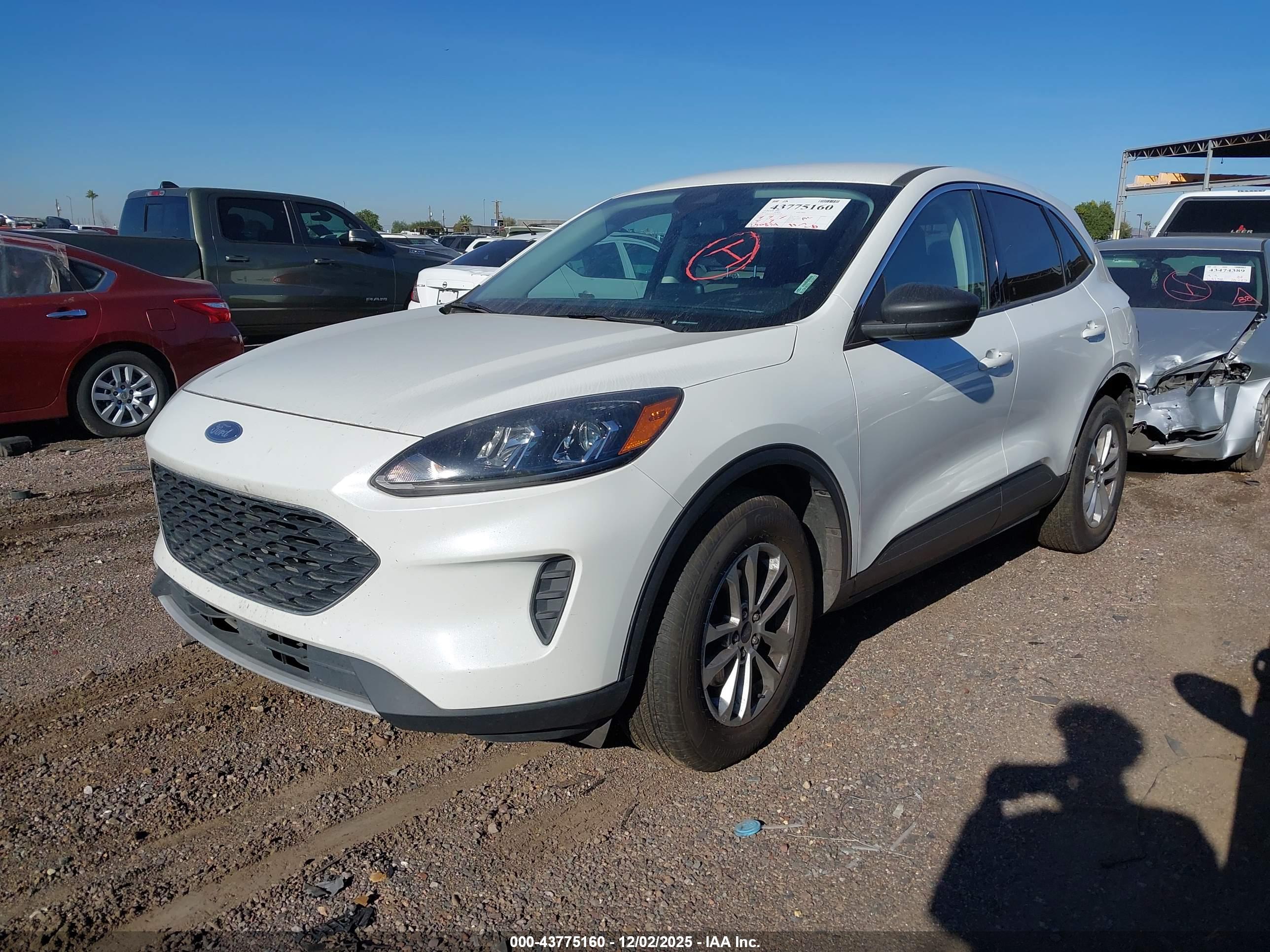 FORD ESCAPE image 2