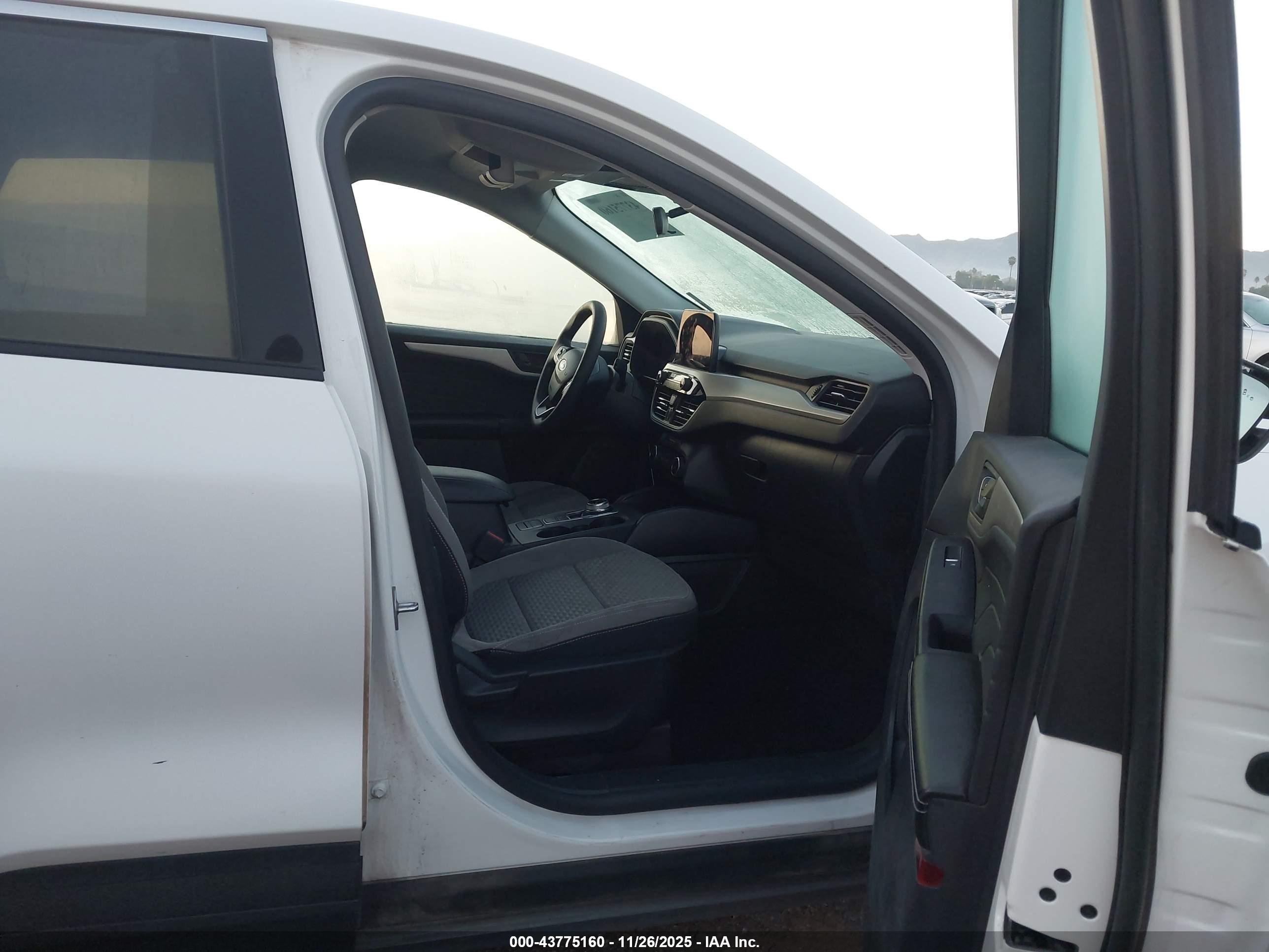 FORD ESCAPE image 5