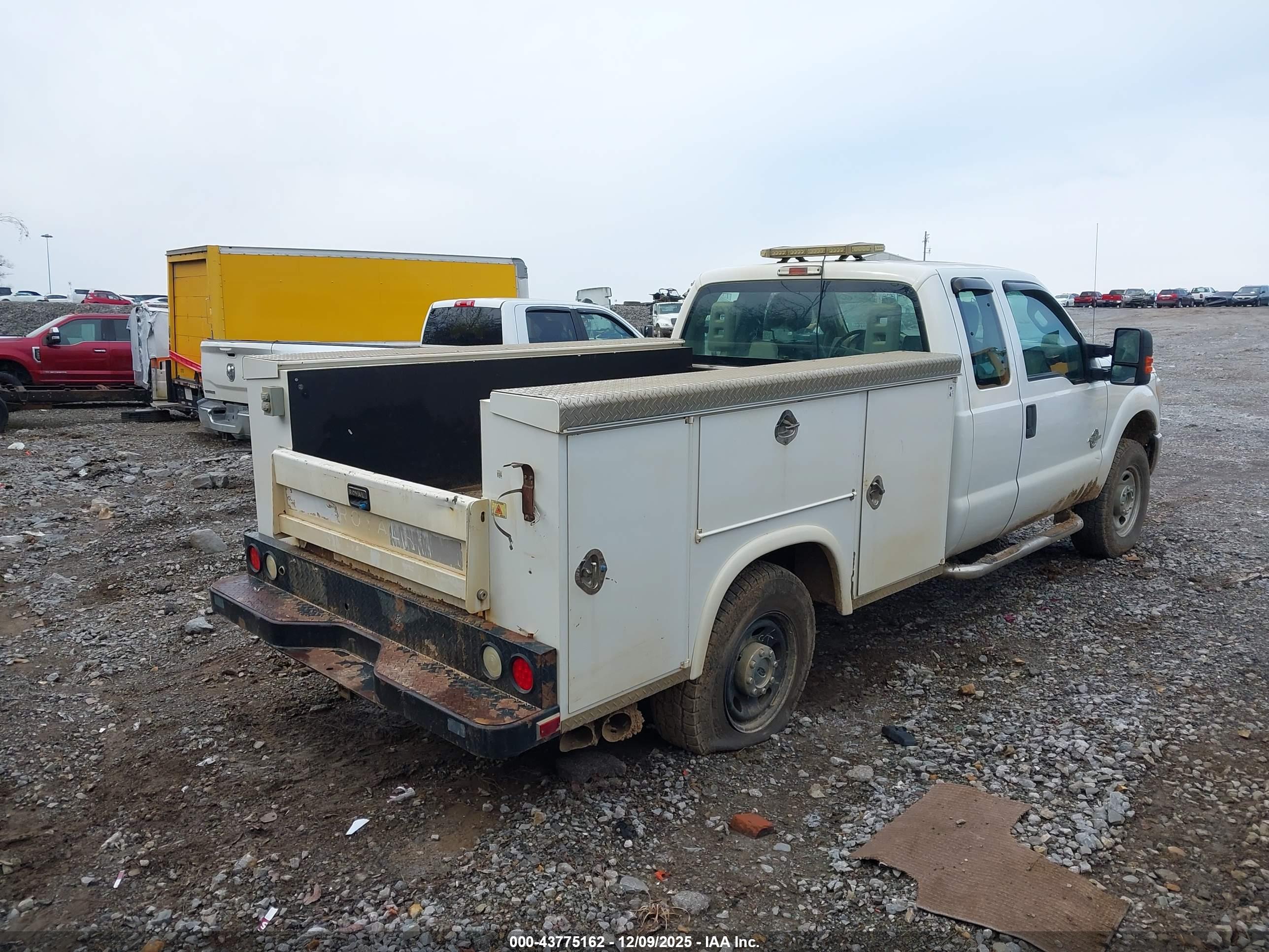 FORD F-350 image 4