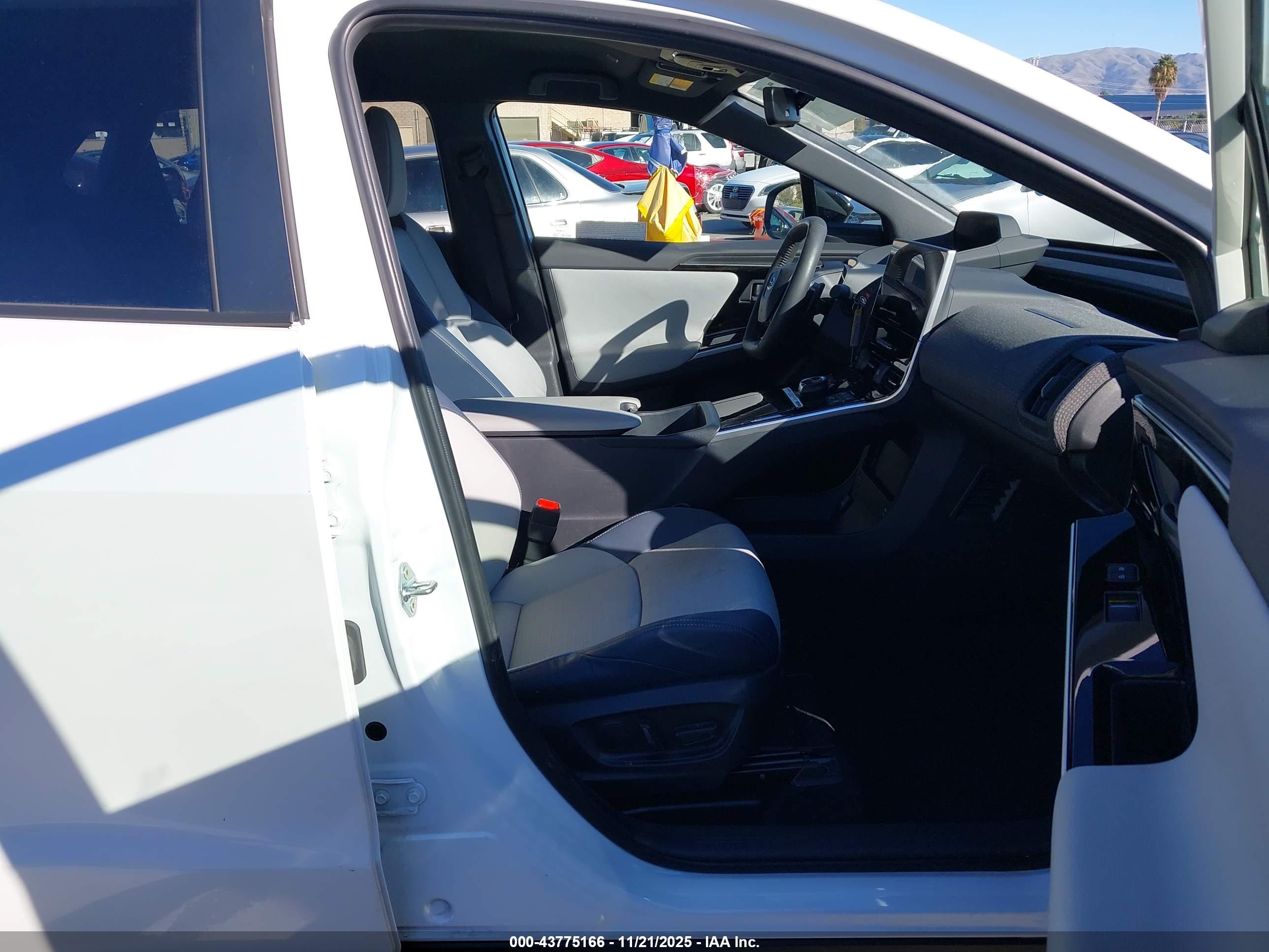 SUBARU SOLTERRA image 5