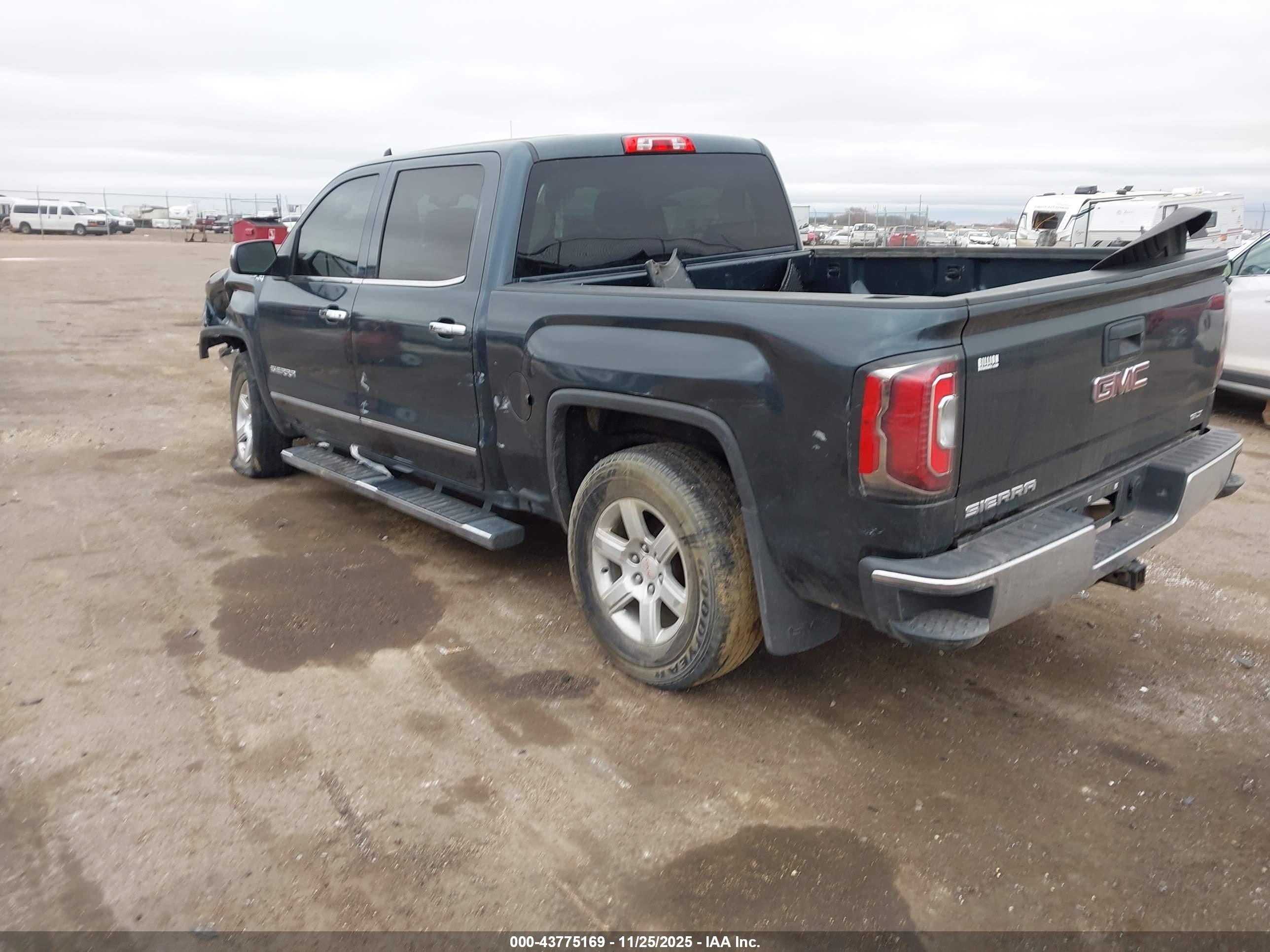 GMC SIERRA image 3