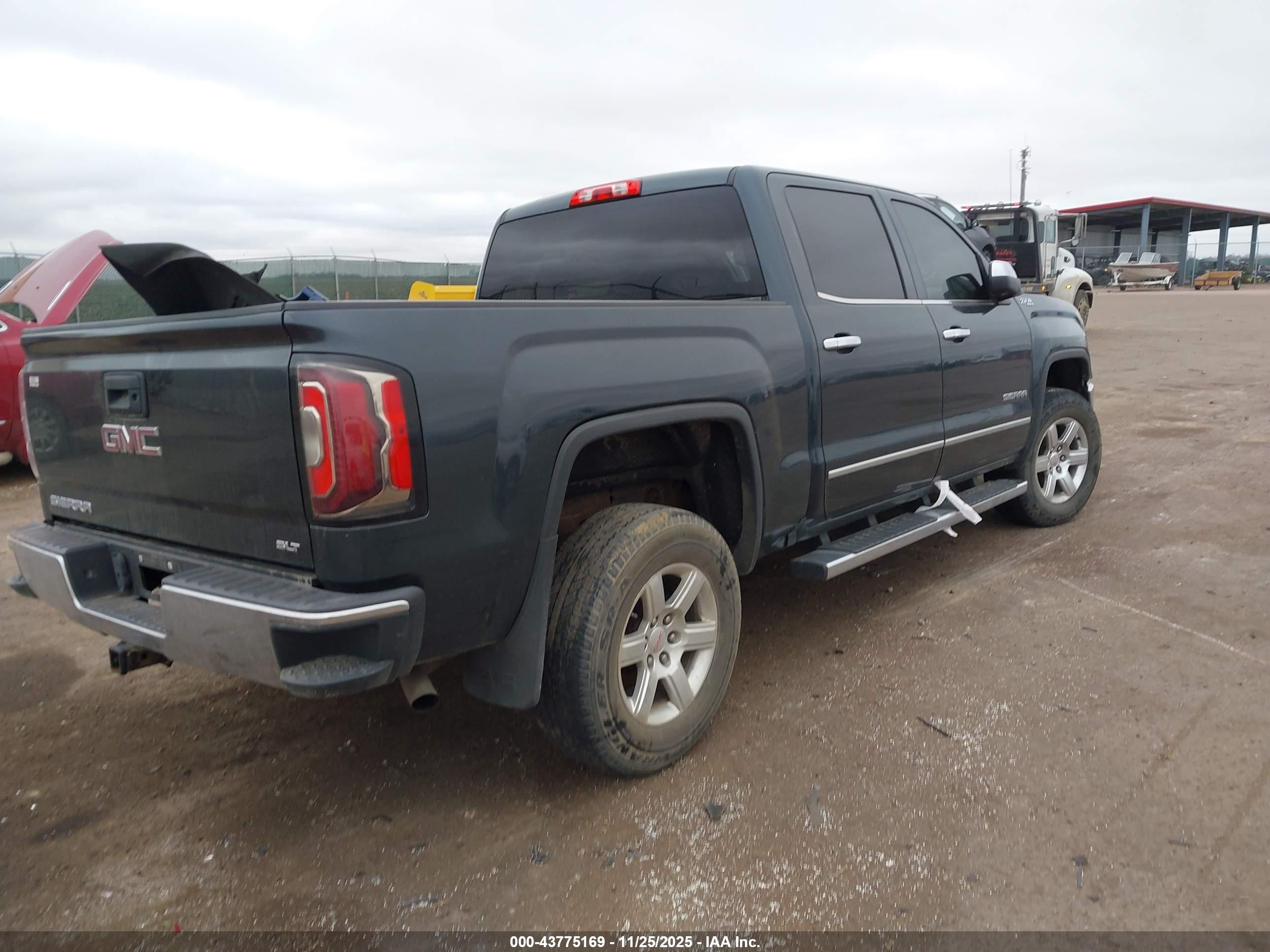 GMC SIERRA image 4