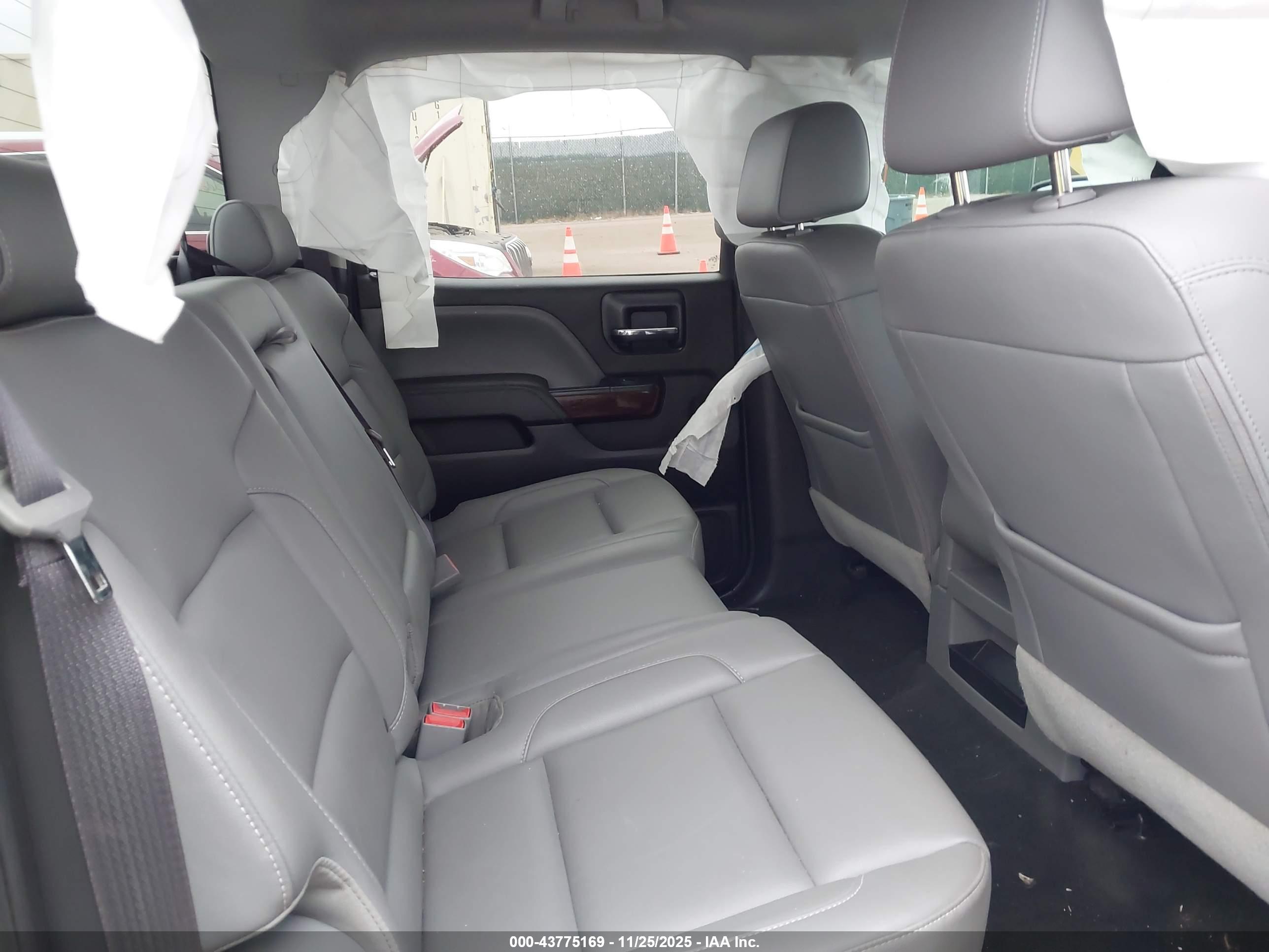 GMC SIERRA image 8