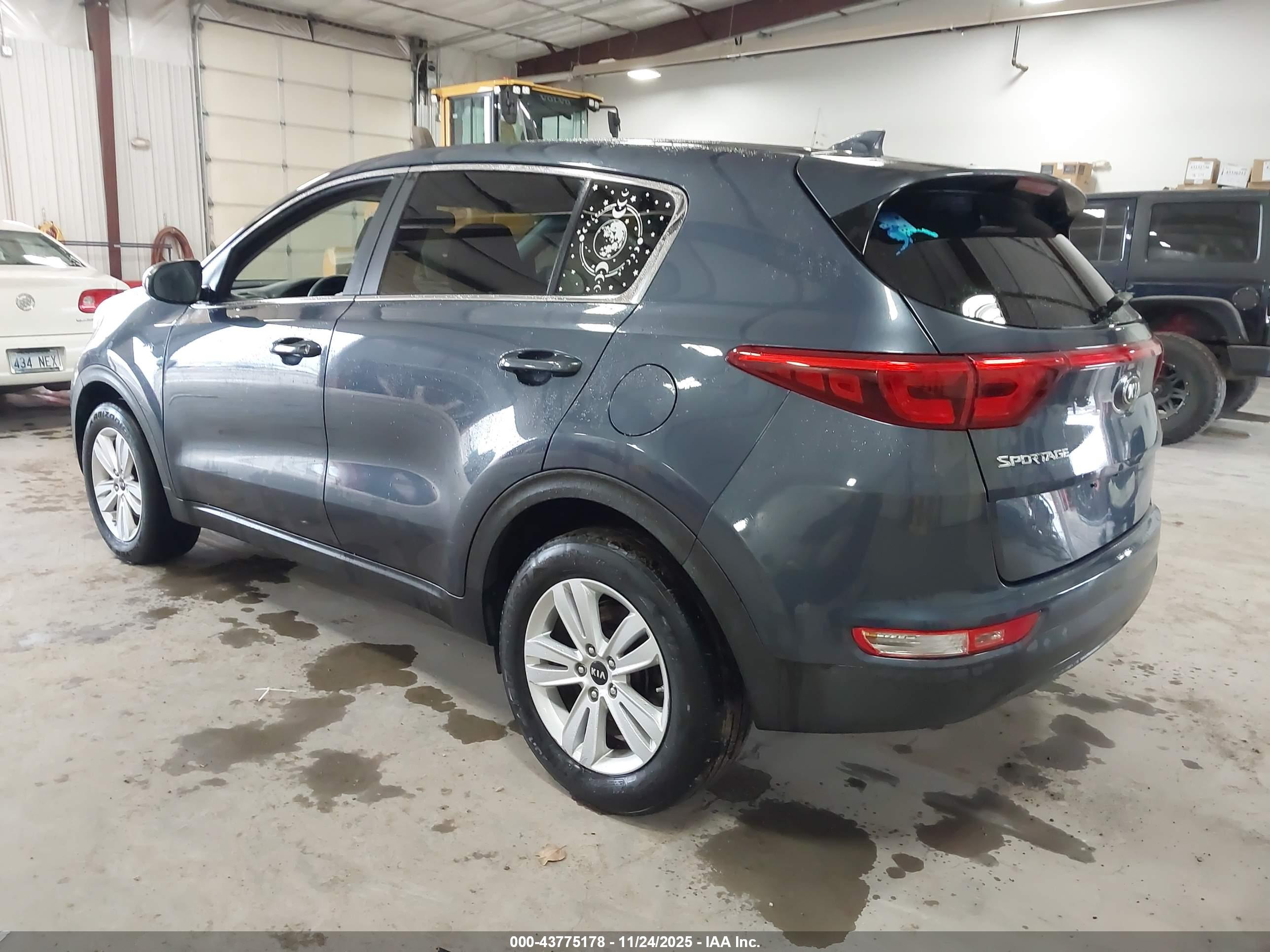 KIA SPORTAGE image 3