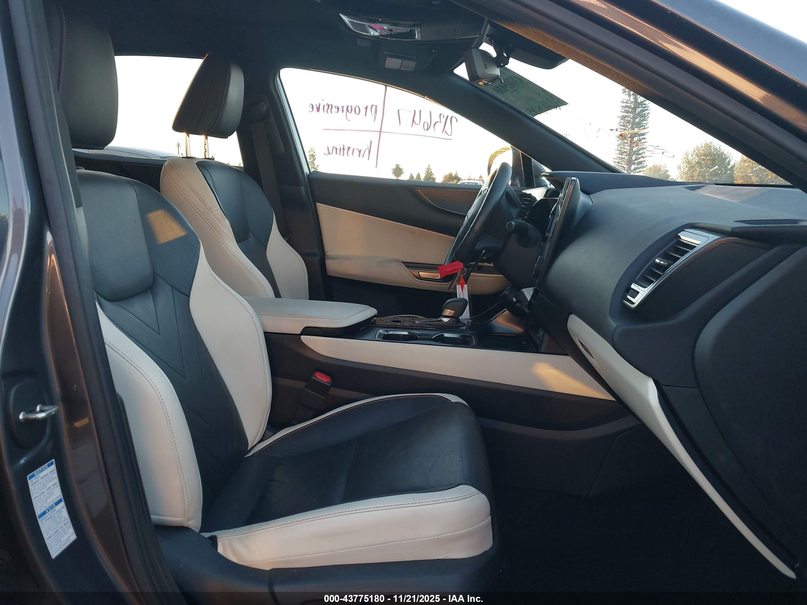 LEXUS NX image 5