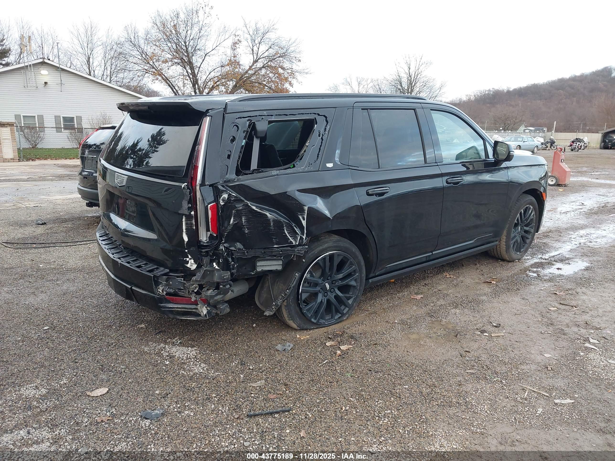 CADILLAC ESCALADE image 4