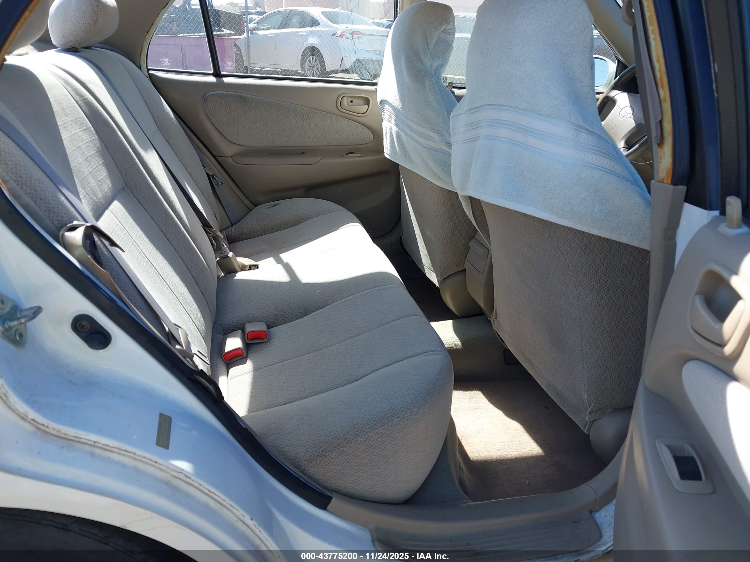 TOYOTA COROLLA image 8