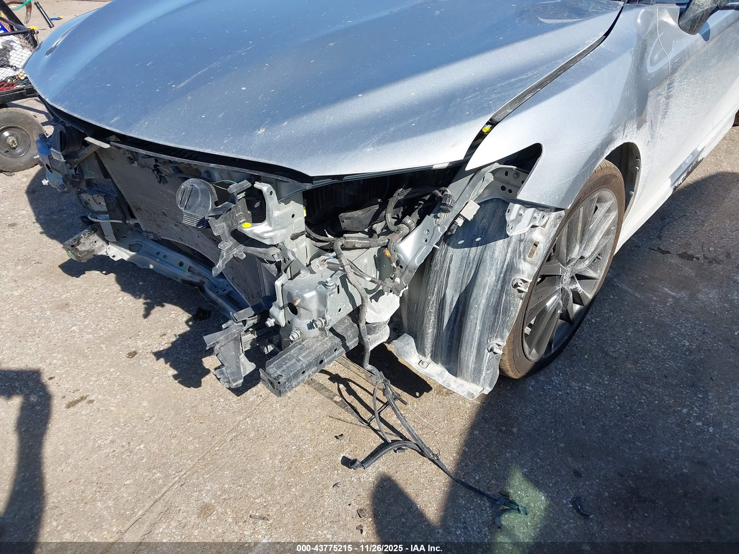 TOYOTA CAMRY image 6