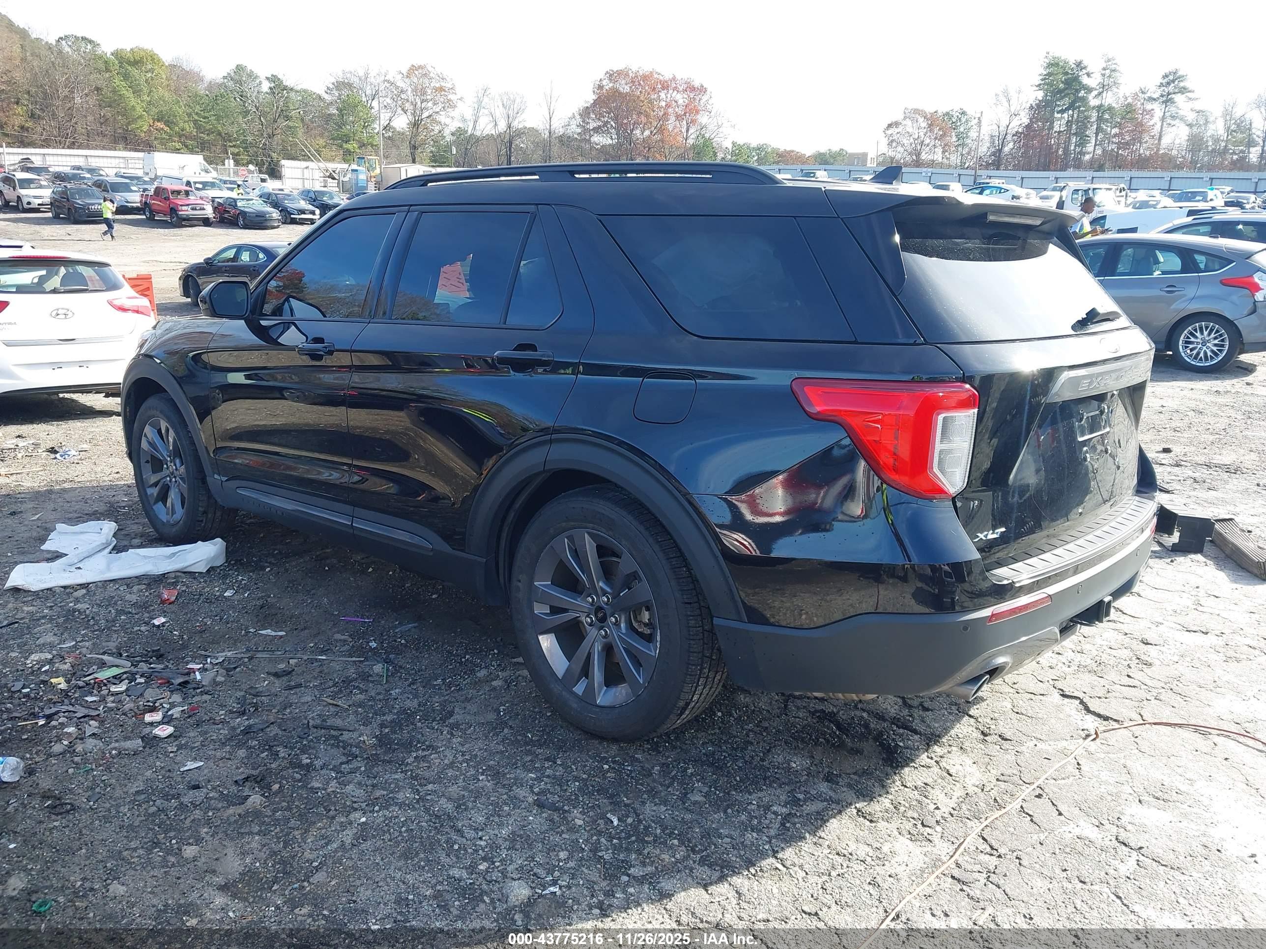 FORD EXPLORER image 3