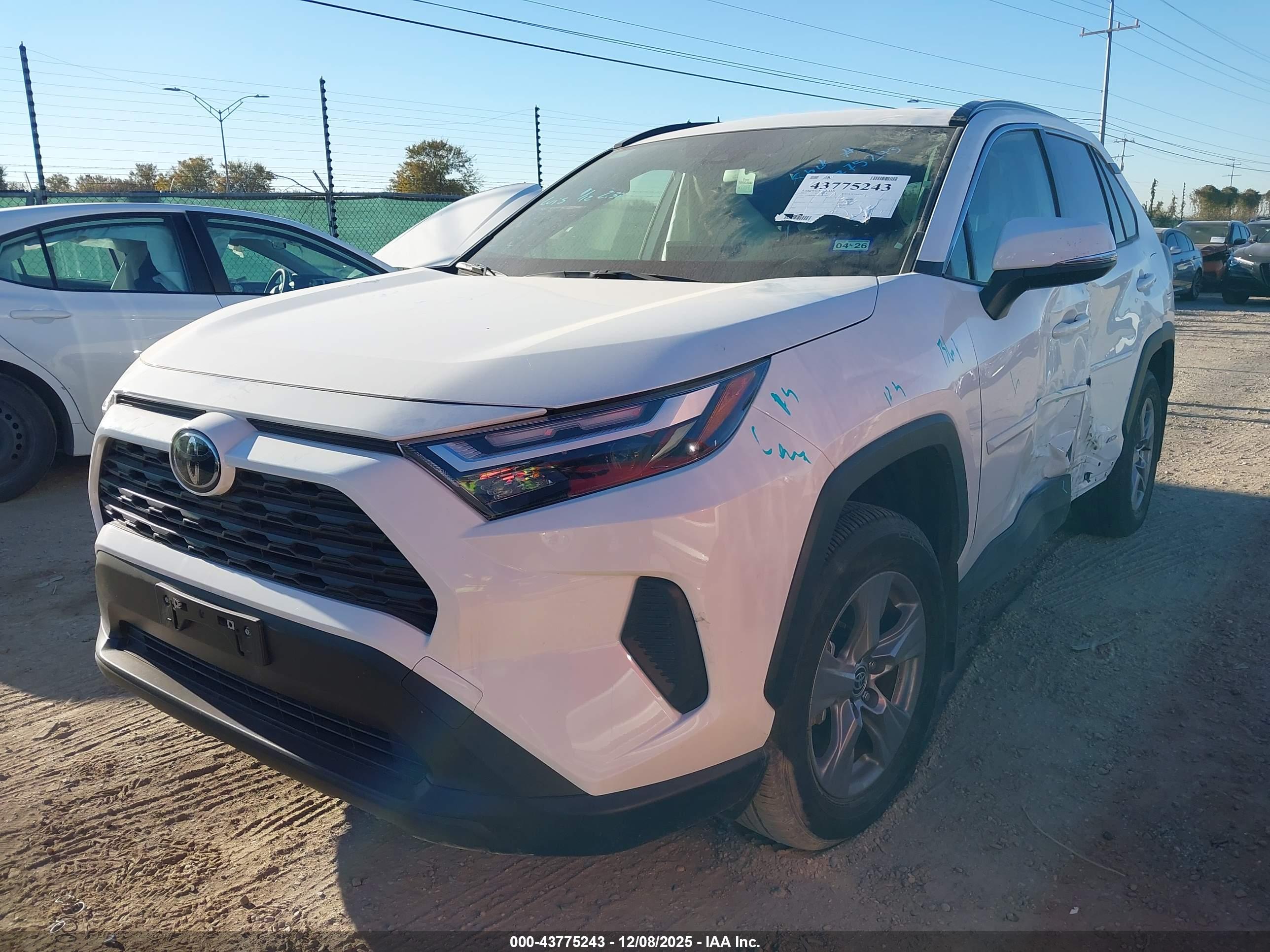 TOYOTA RAV4 image 2