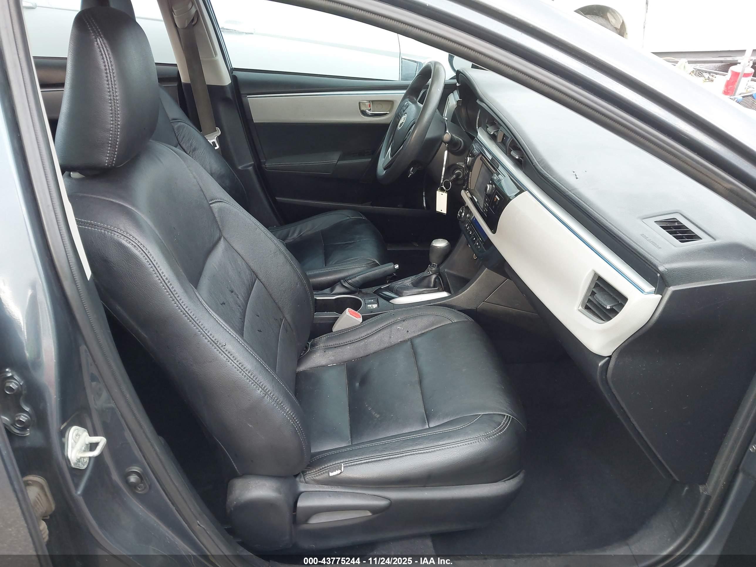 TOYOTA COROLLA image 5