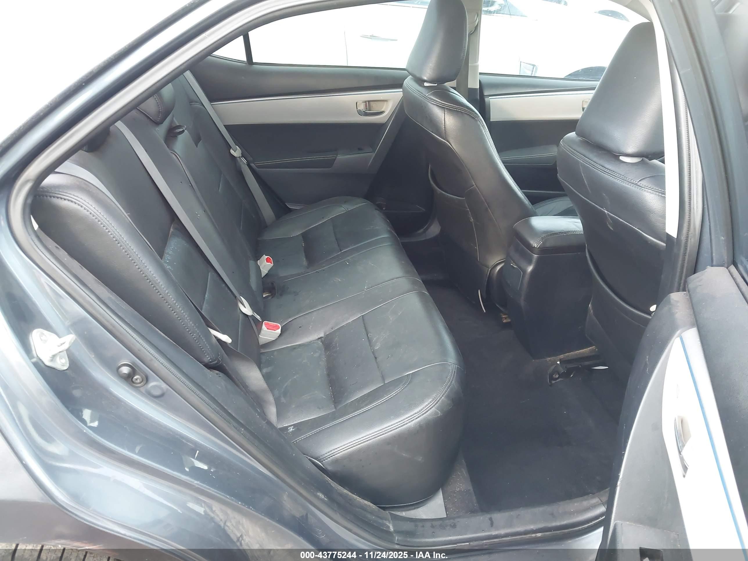 TOYOTA COROLLA image 8