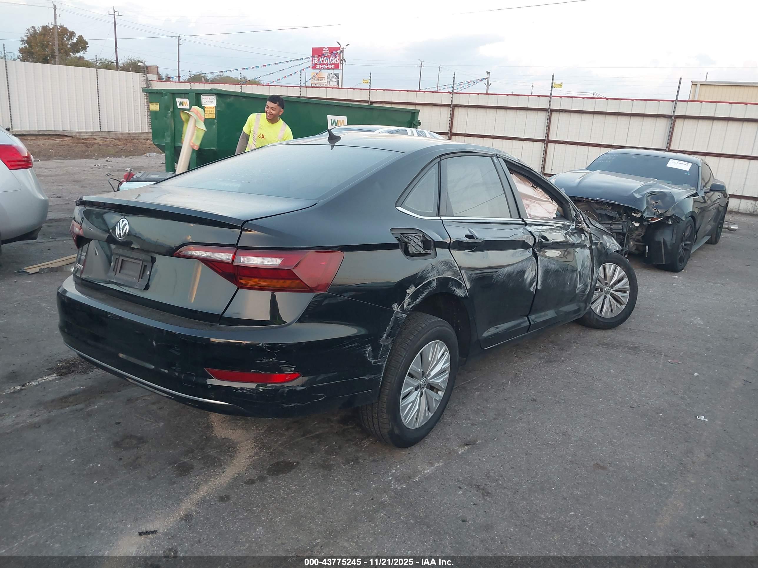 VOLKSWAGEN JETTA image 4