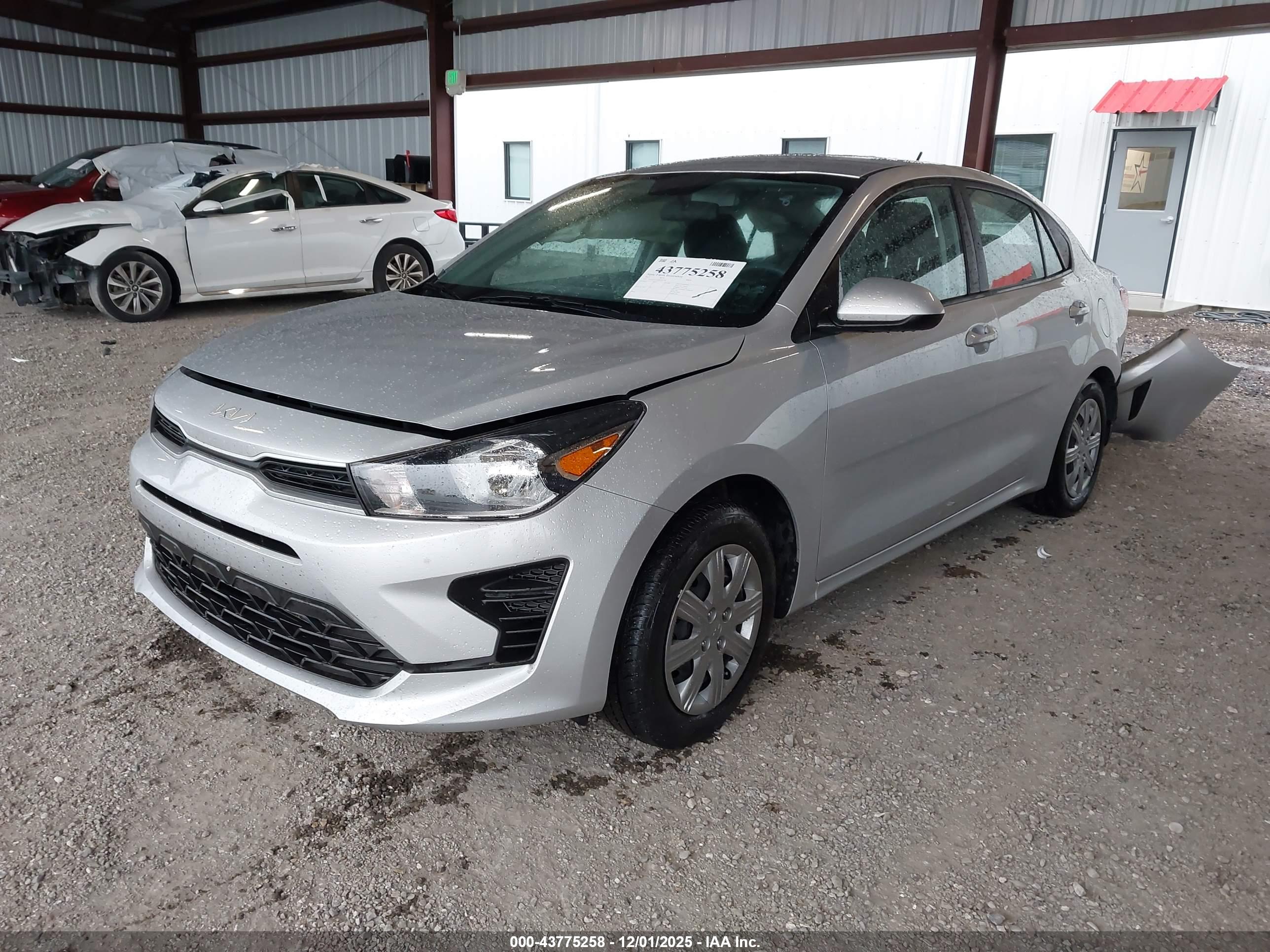 KIA RIO image 2